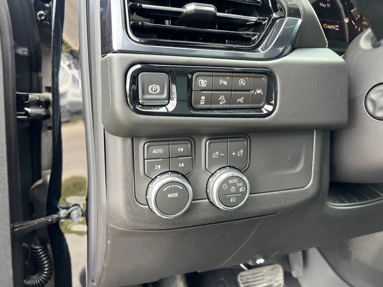 GMC Yukon снимка GMC Yukon