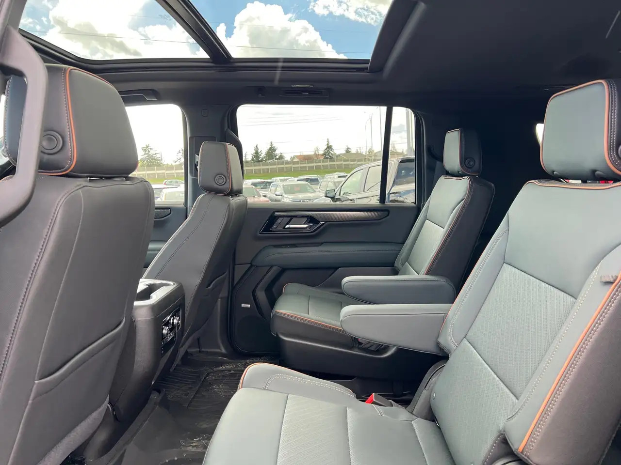 GMC Yukon снимка GMC Yukon