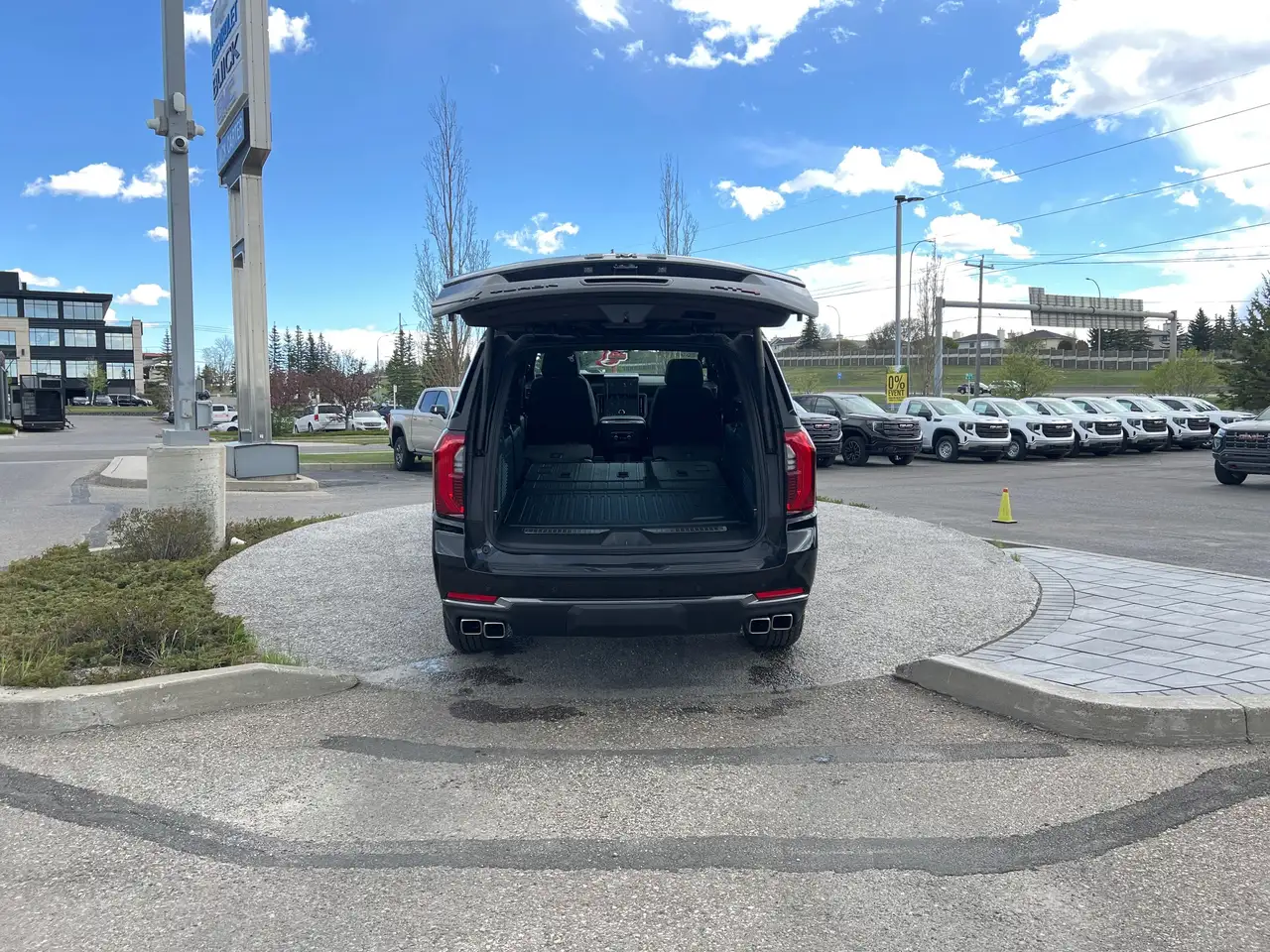 GMC Yukon снимка GMC Yukon