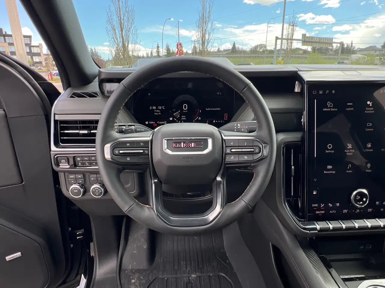 GMC Yukon снимка GMC Yukon