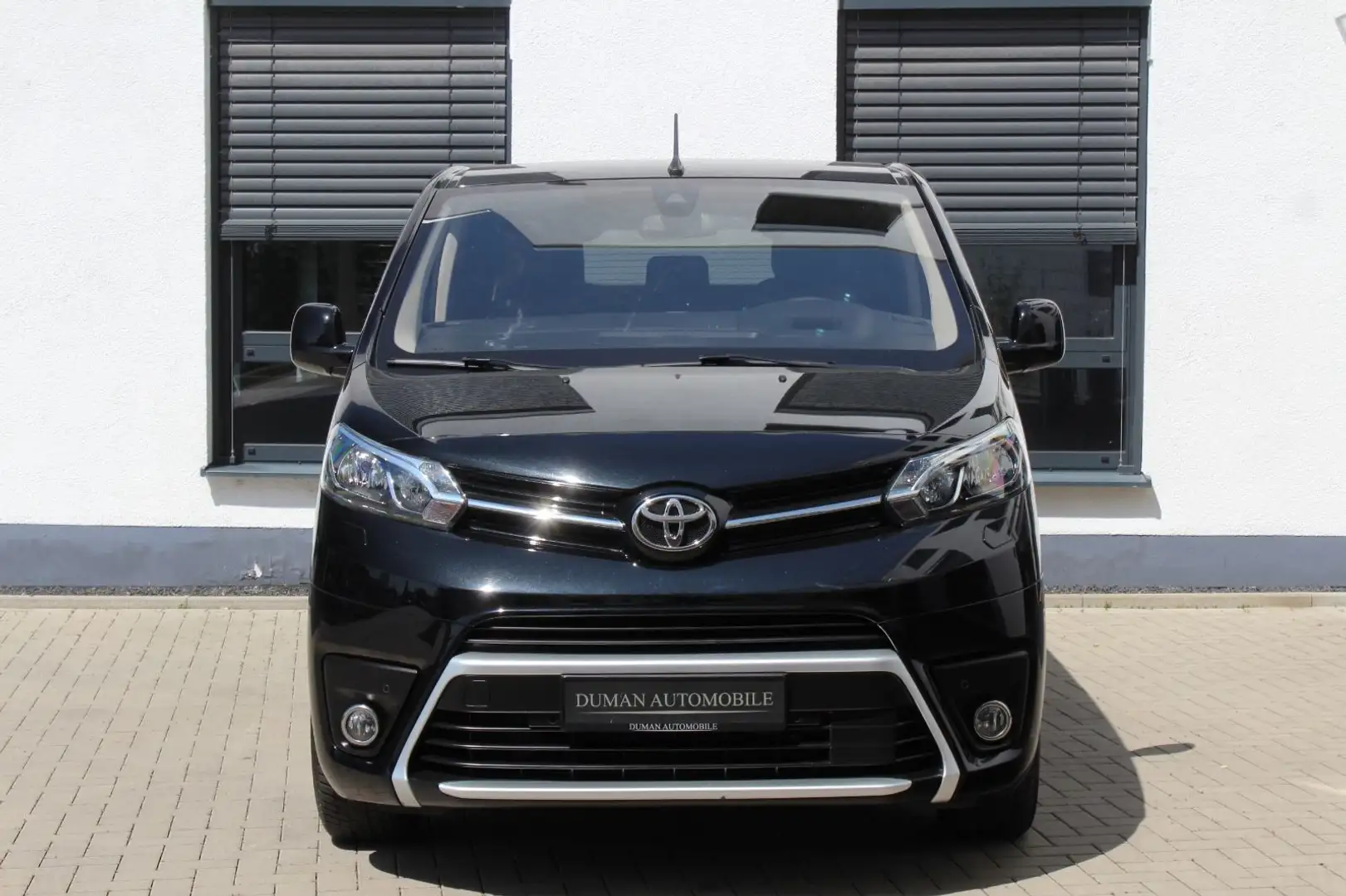 Toyota Proace Verso Automatik 2.0I-D L2 177PS 2x S-TÜEN Schwarz - 2