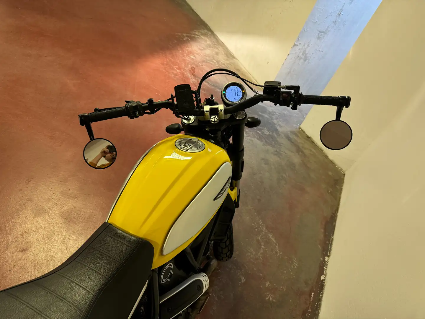 Ducati Scrambler 800 icon žuta - 2