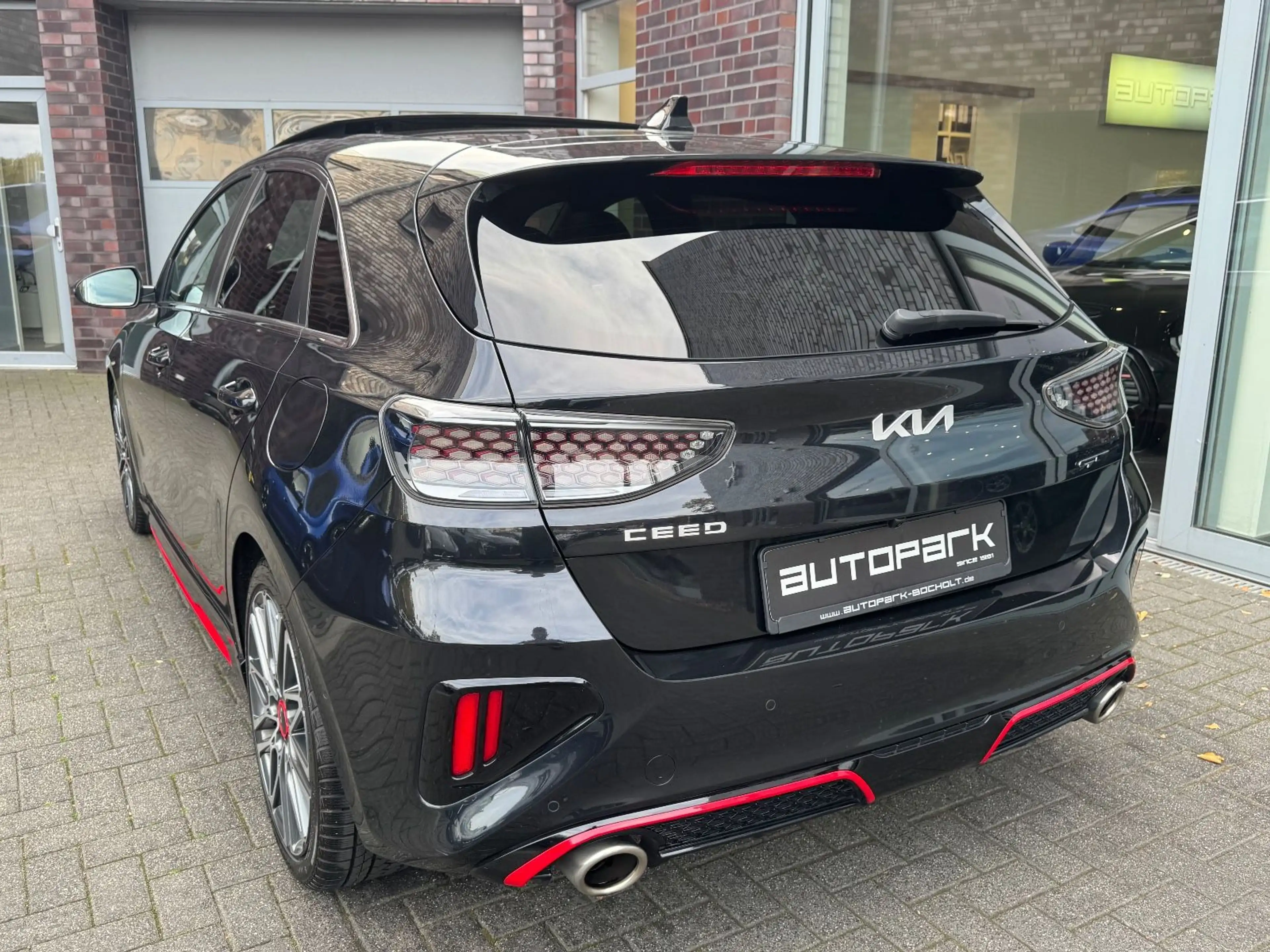 Kia Ceed / cee'd Ceed 1.6 T-GDI DCT7 OPF GT ESSD°ACC°LED°JBL°18 — photo 9