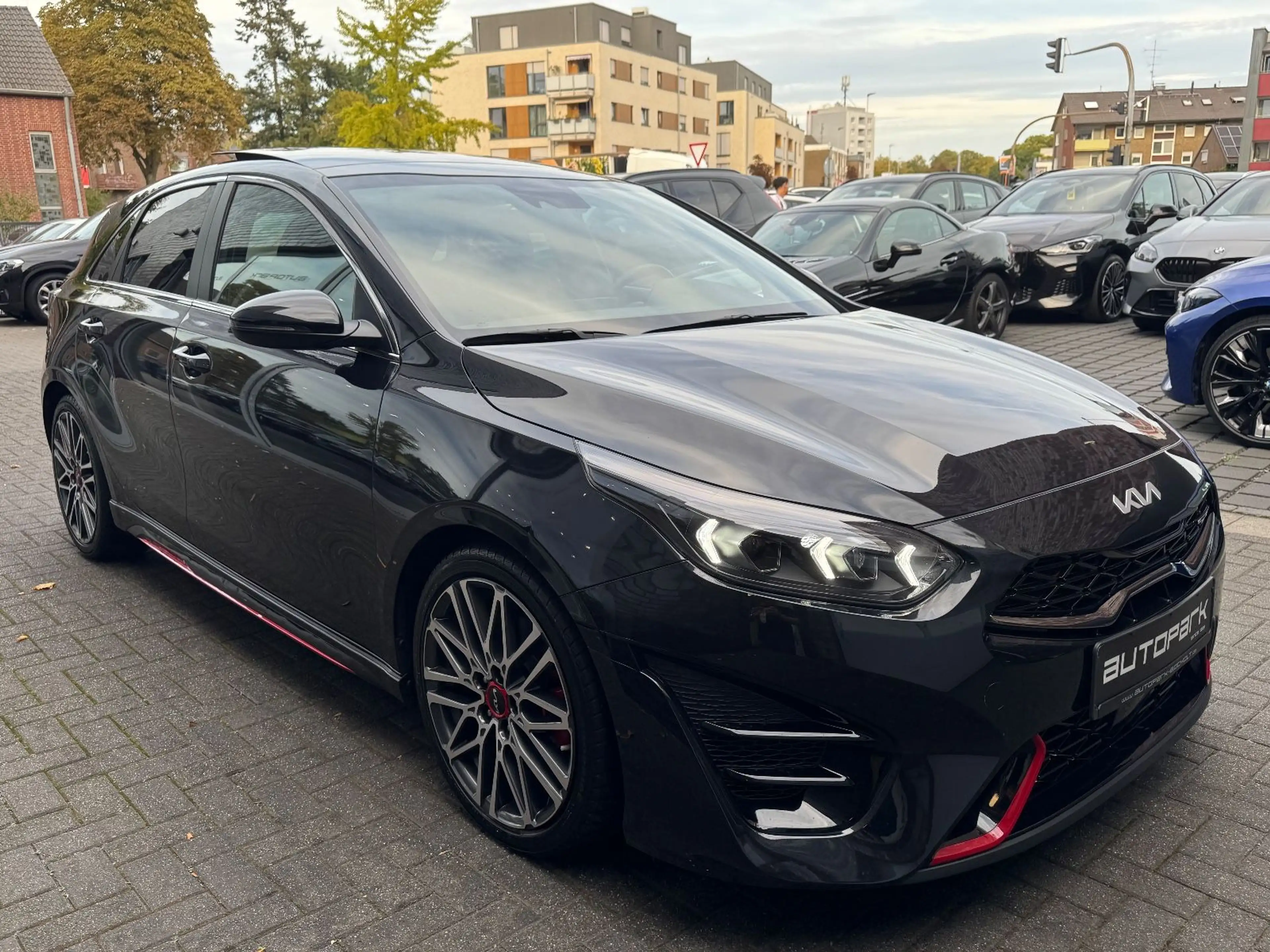 Kia Ceed / cee'd Ceed 1.6 T-GDI DCT7 OPF GT ESSD°ACC°LED°JBL°18 — photo 4