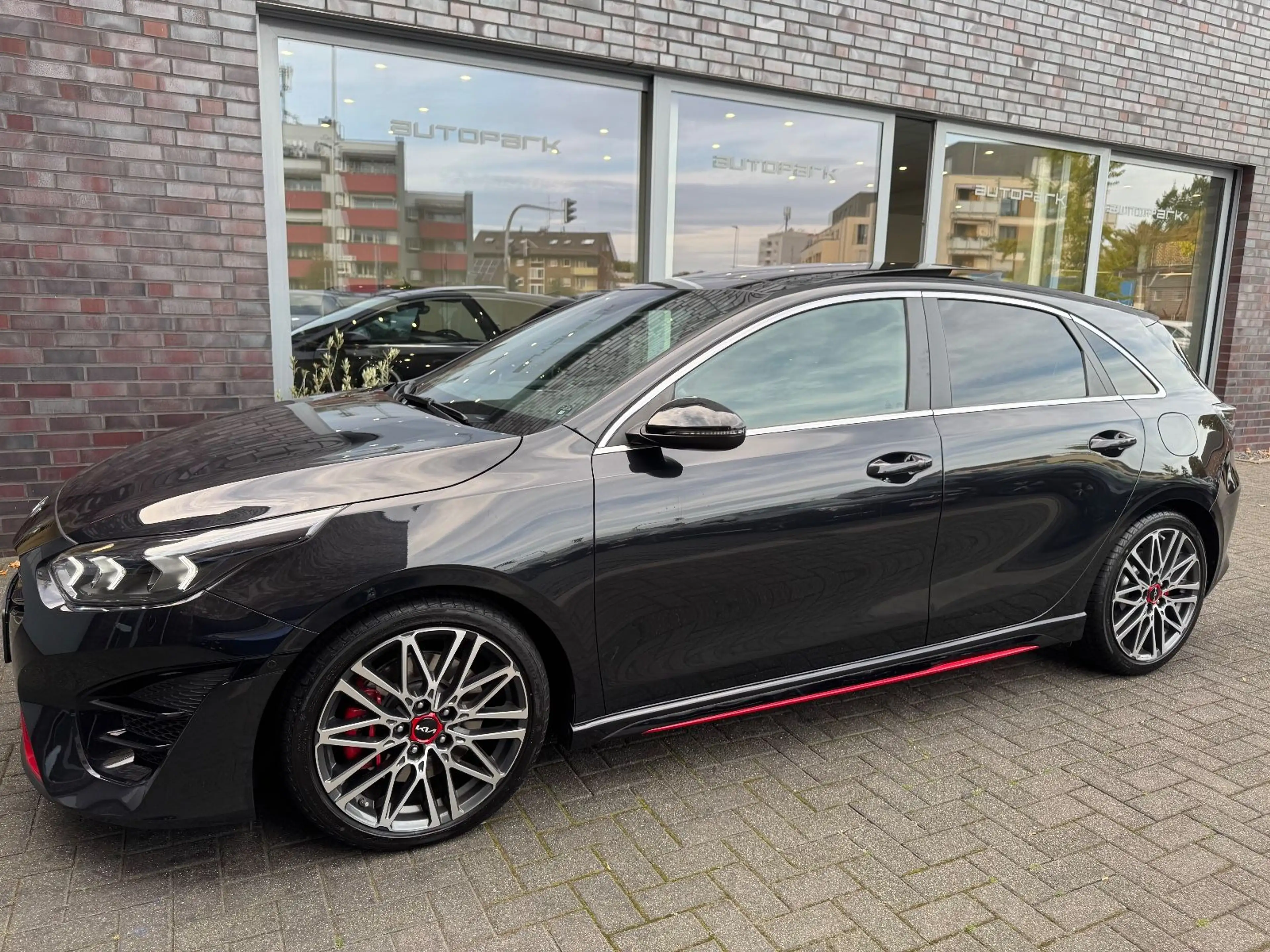 Kia Ceed / cee'd Ceed 1.6 T-GDI DCT7 OPF GT ESSD°ACC°LED°JBL°18 — photo 12