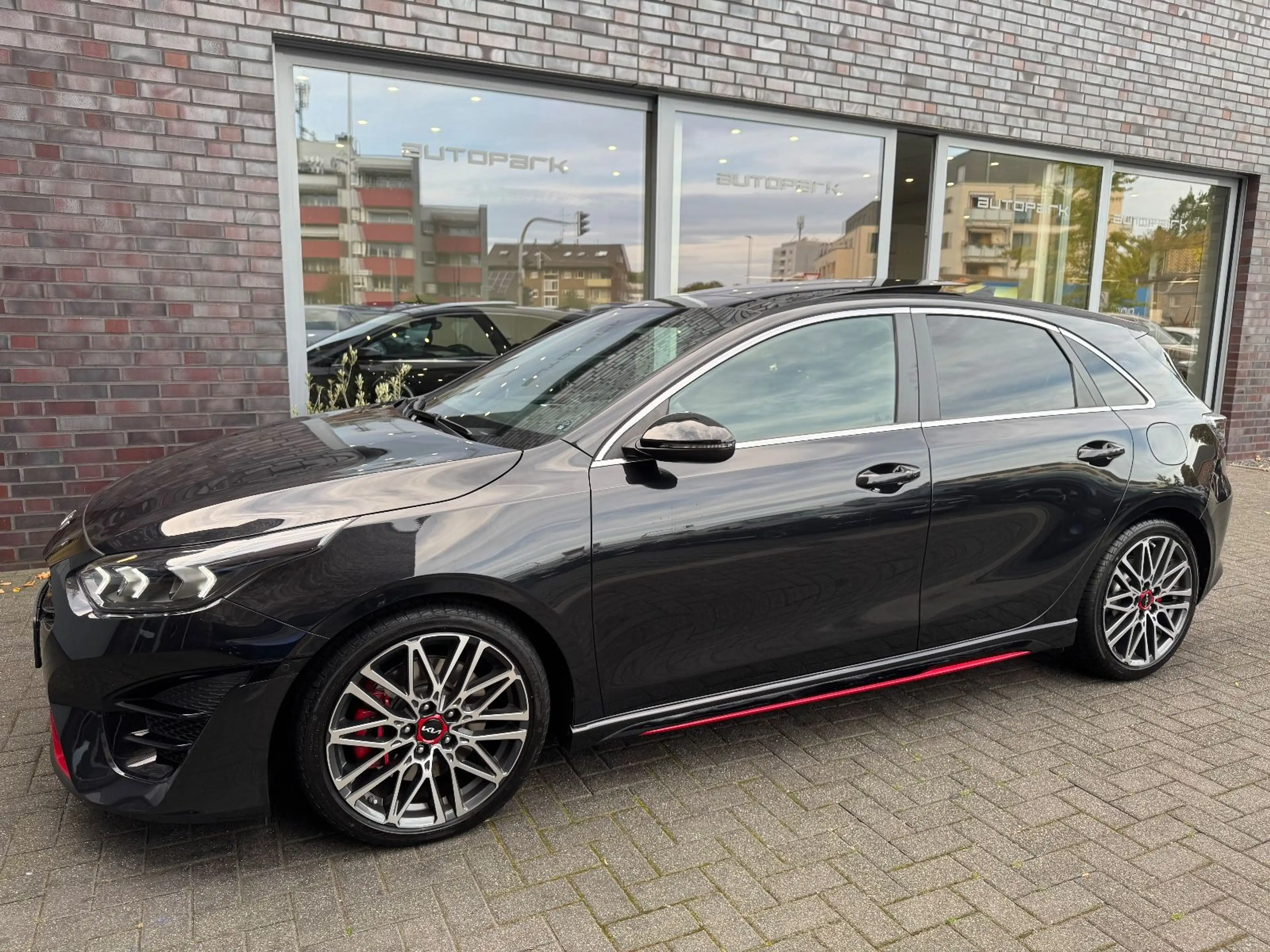 Kia Ceed / cee'd Ceed 1.6 T-GDI DCT7 OPF GT ESSD°ACC°LED°JBL°18 — photo 13