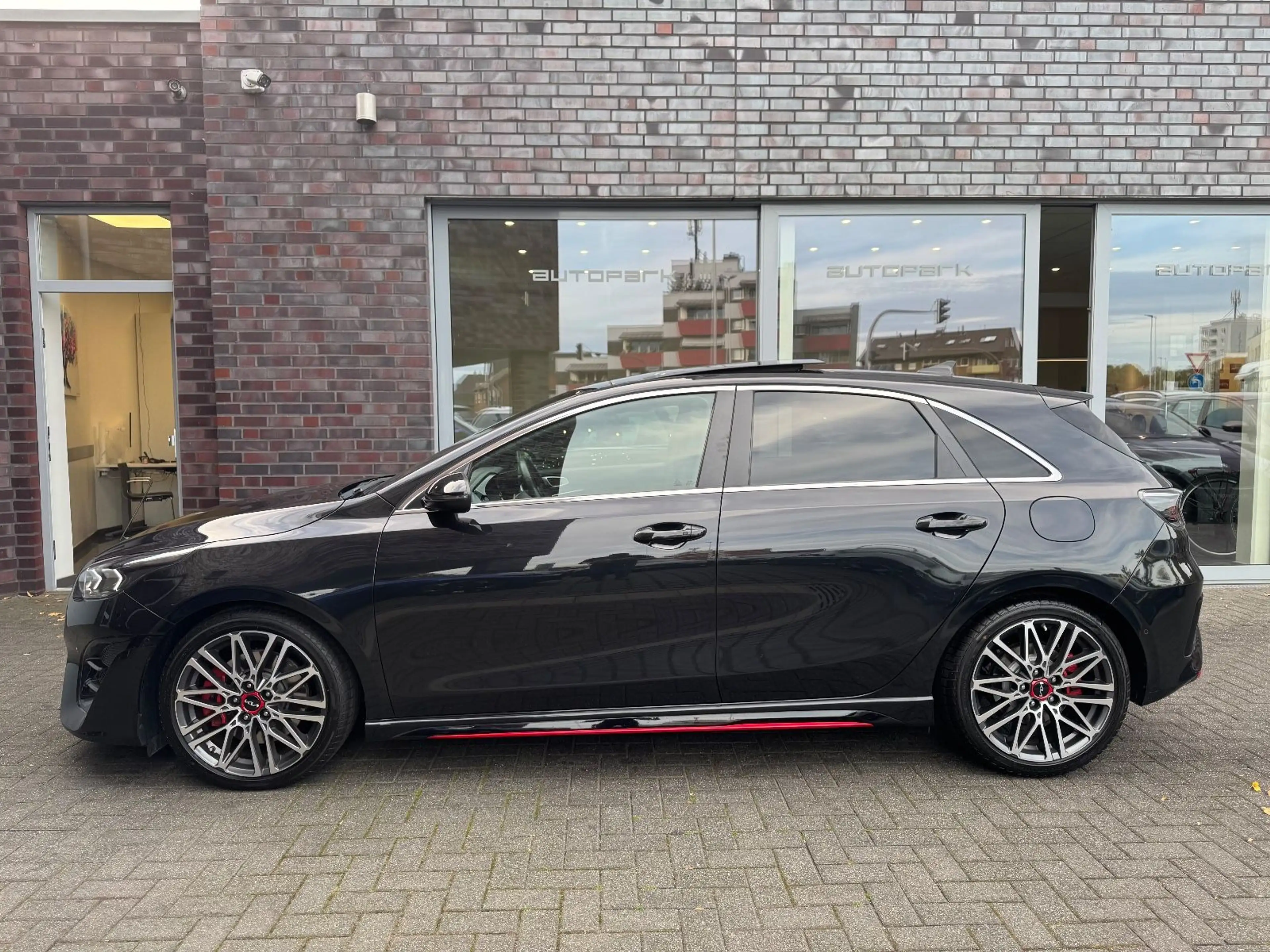 Kia Ceed / cee'd Ceed 1.6 T-GDI DCT7 OPF GT ESSD°ACC°LED°JBL°18 — photo 11
