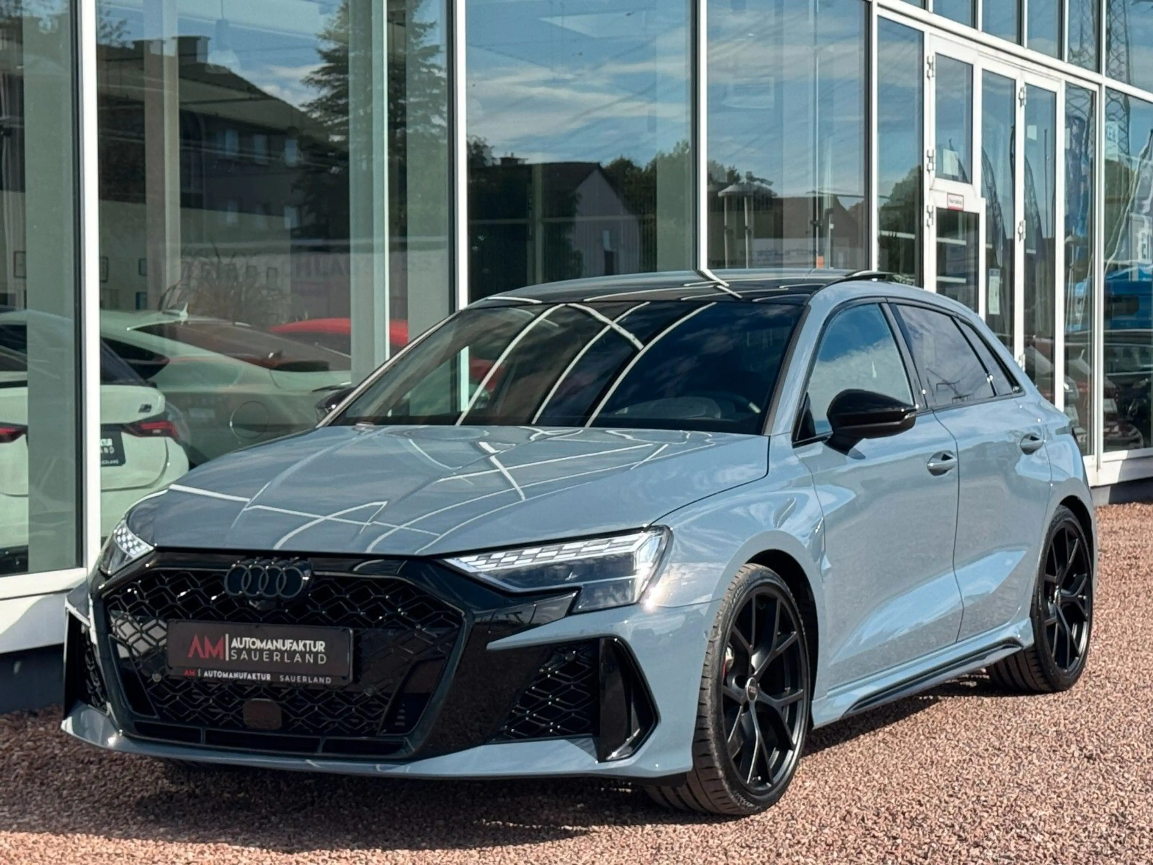 Audi RS3 2.5 quattro*Pano*Schalensitze*Sonos*HUD* — photo 3