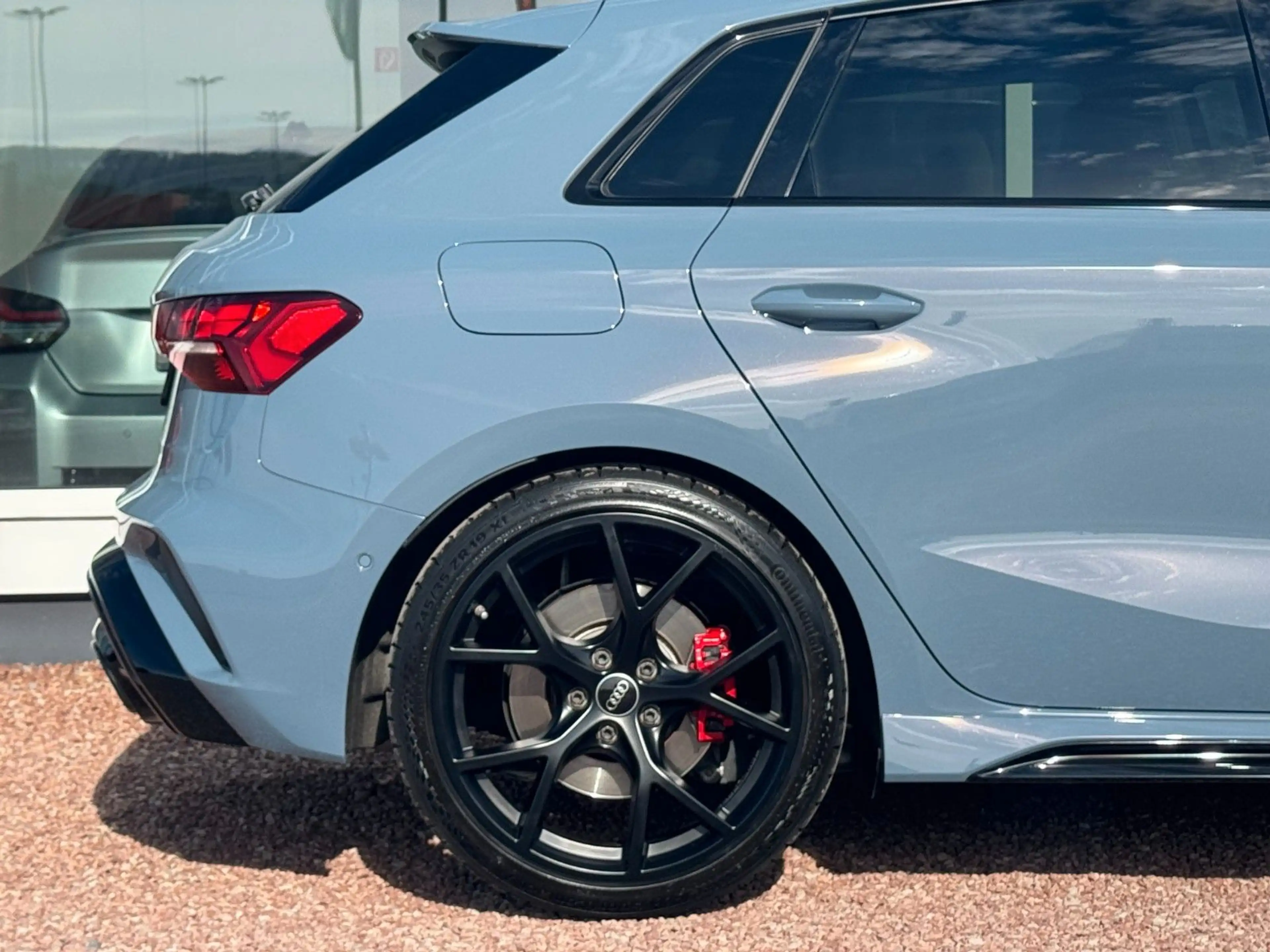 Audi RS3 2.5 quattro*Pano*Schalensitze*Sonos*HUD* — photo 15
