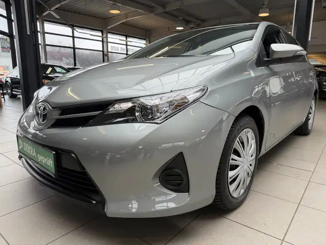 Toyota Auris Cool 1.3 Wenig Km.