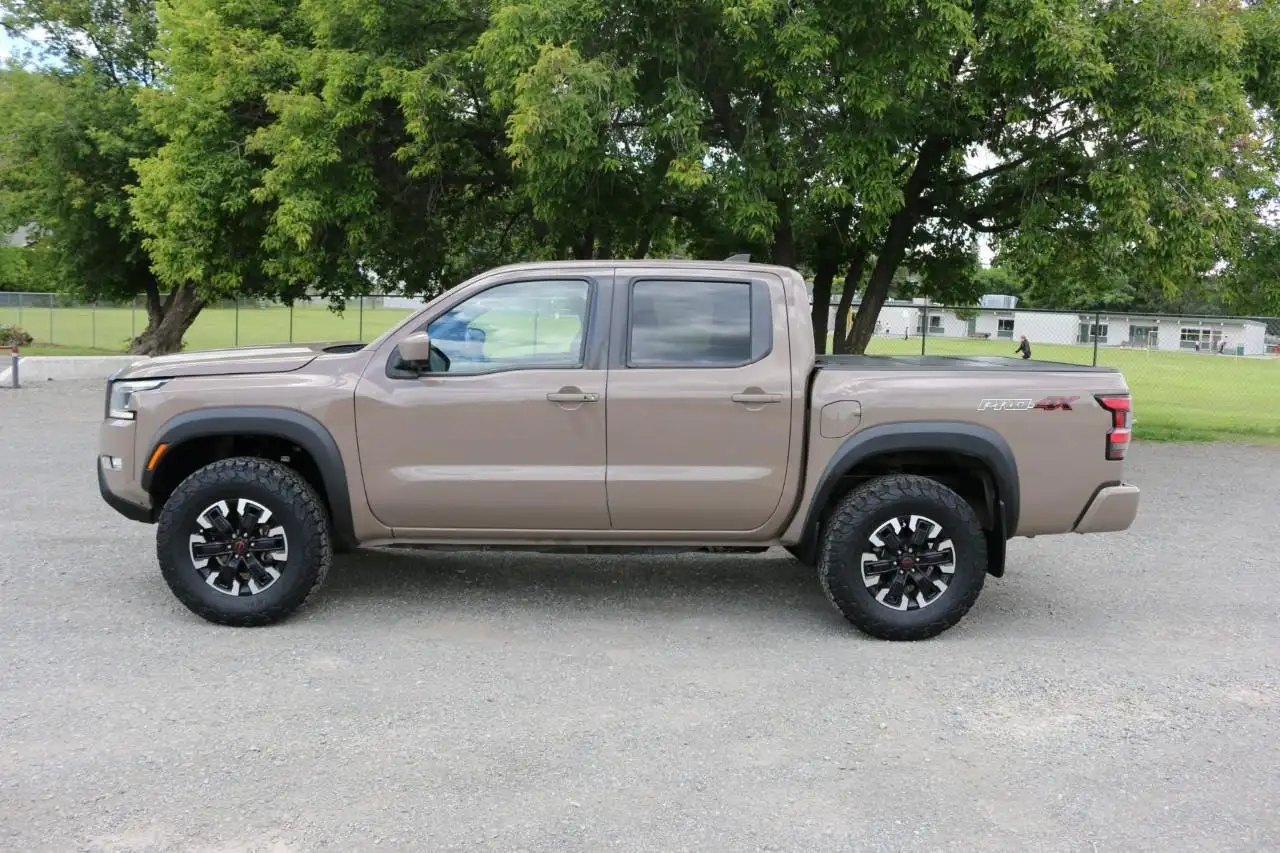 Nissan Frontier снимка Nissan Frontier