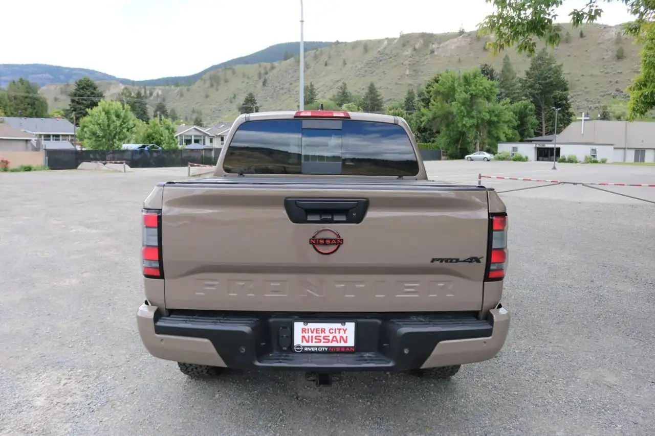 Nissan Frontier снимка Nissan Frontier