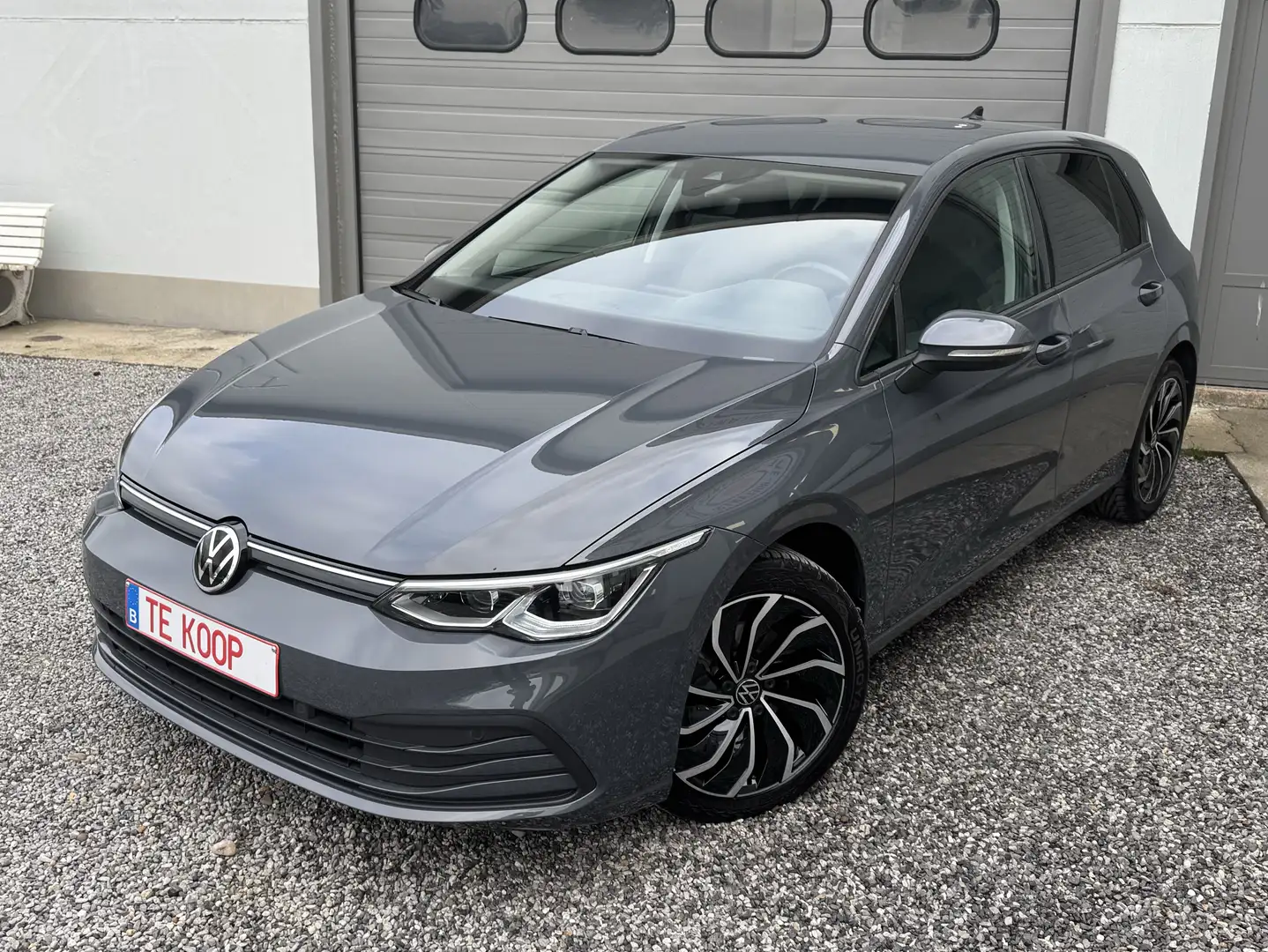 Volkswagen Golf 1.5 eTSI 150PK DSG / IQ-lights / Ergo Seat Memory Grijs - 1