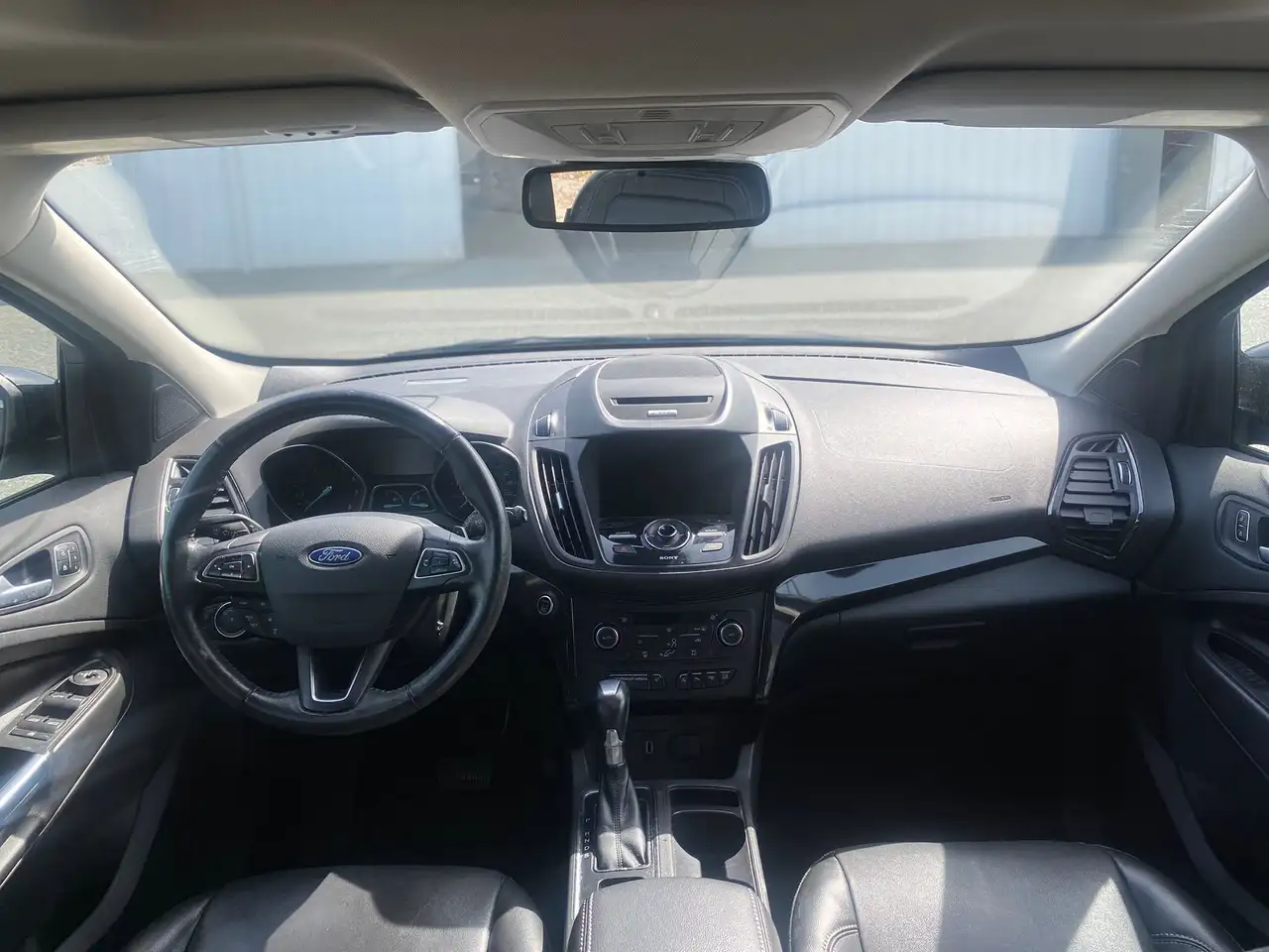 Ford Escape снимка Ford Escape