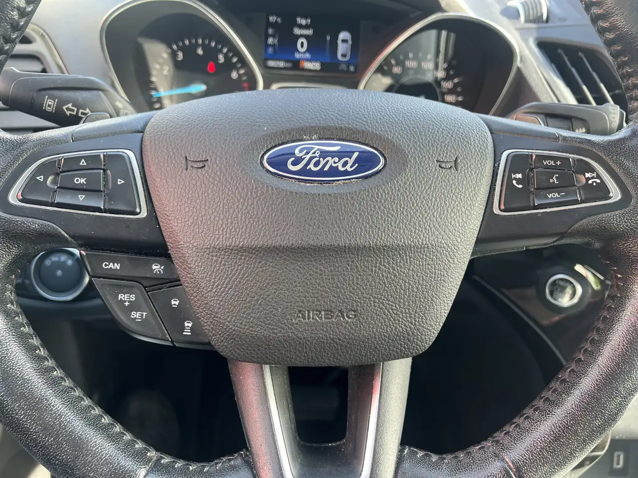 Ford Escape снимка Ford Escape