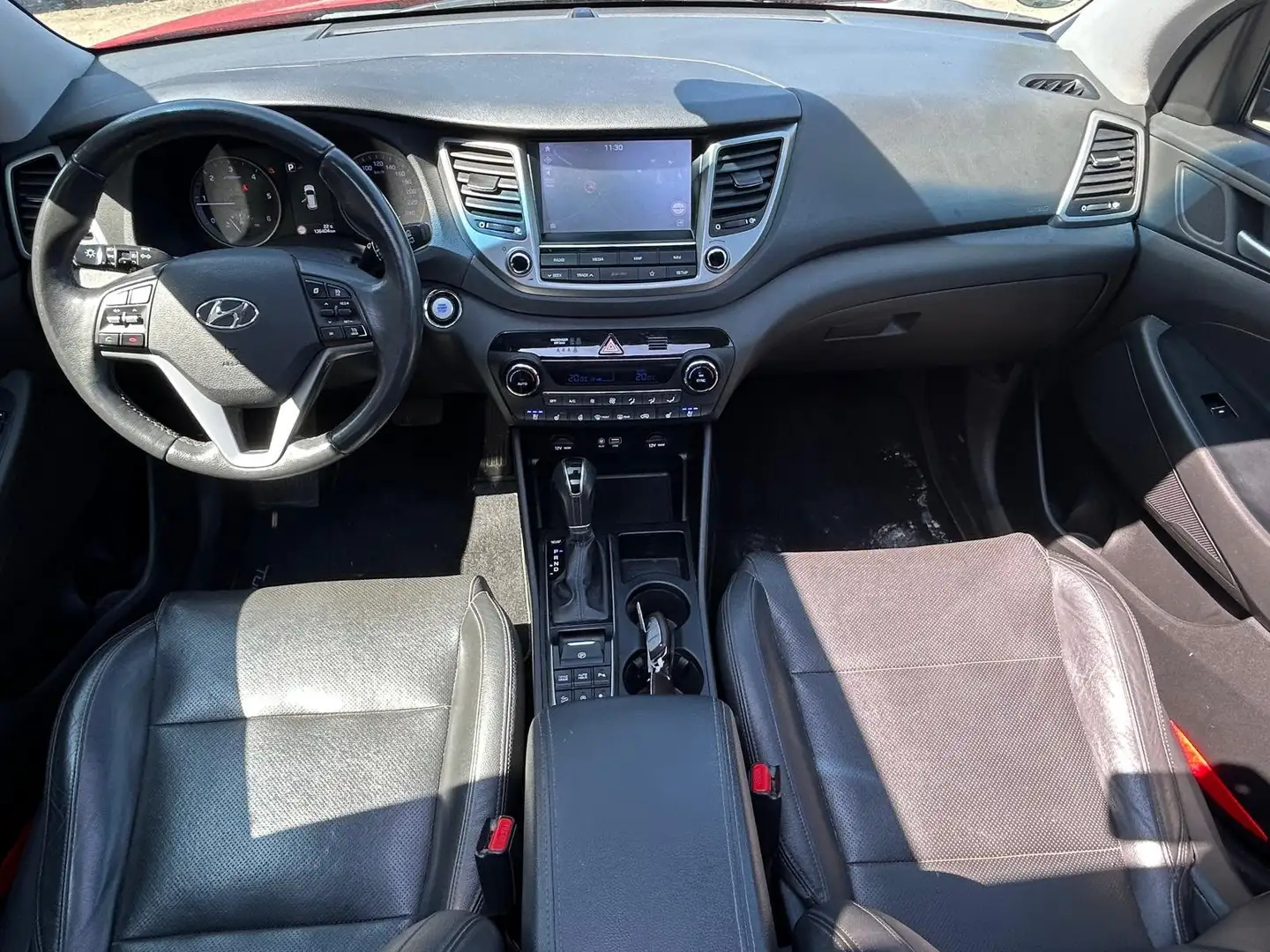 Hyundai TUCSON 1.7 CRDI BOITE AUTO PANO/CUIR/NAVIGATION/CAMERA Rouge - 2