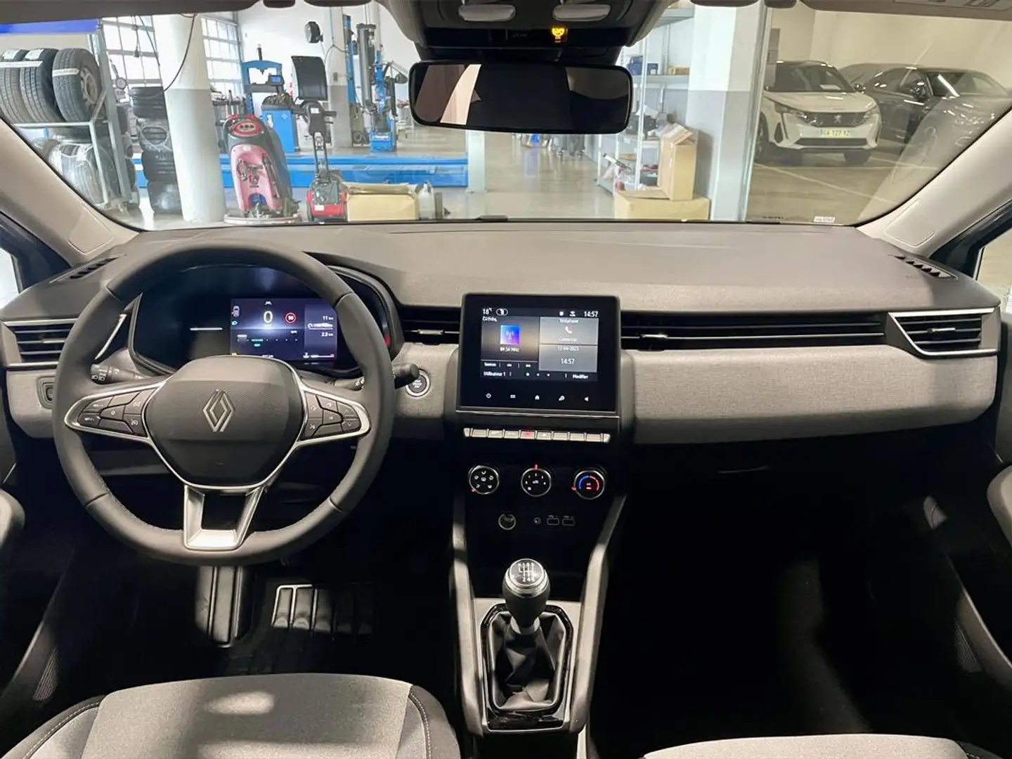 Renault Clio V (2) 1.5 DCI 100 EVOLUTION Gris - 2