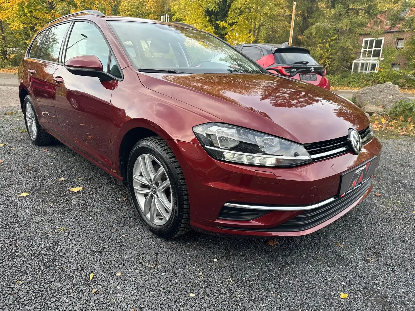 Volkswagen Golf VII Variant Comfortline AHK/Navi/SHZ/PDC Rot - 2