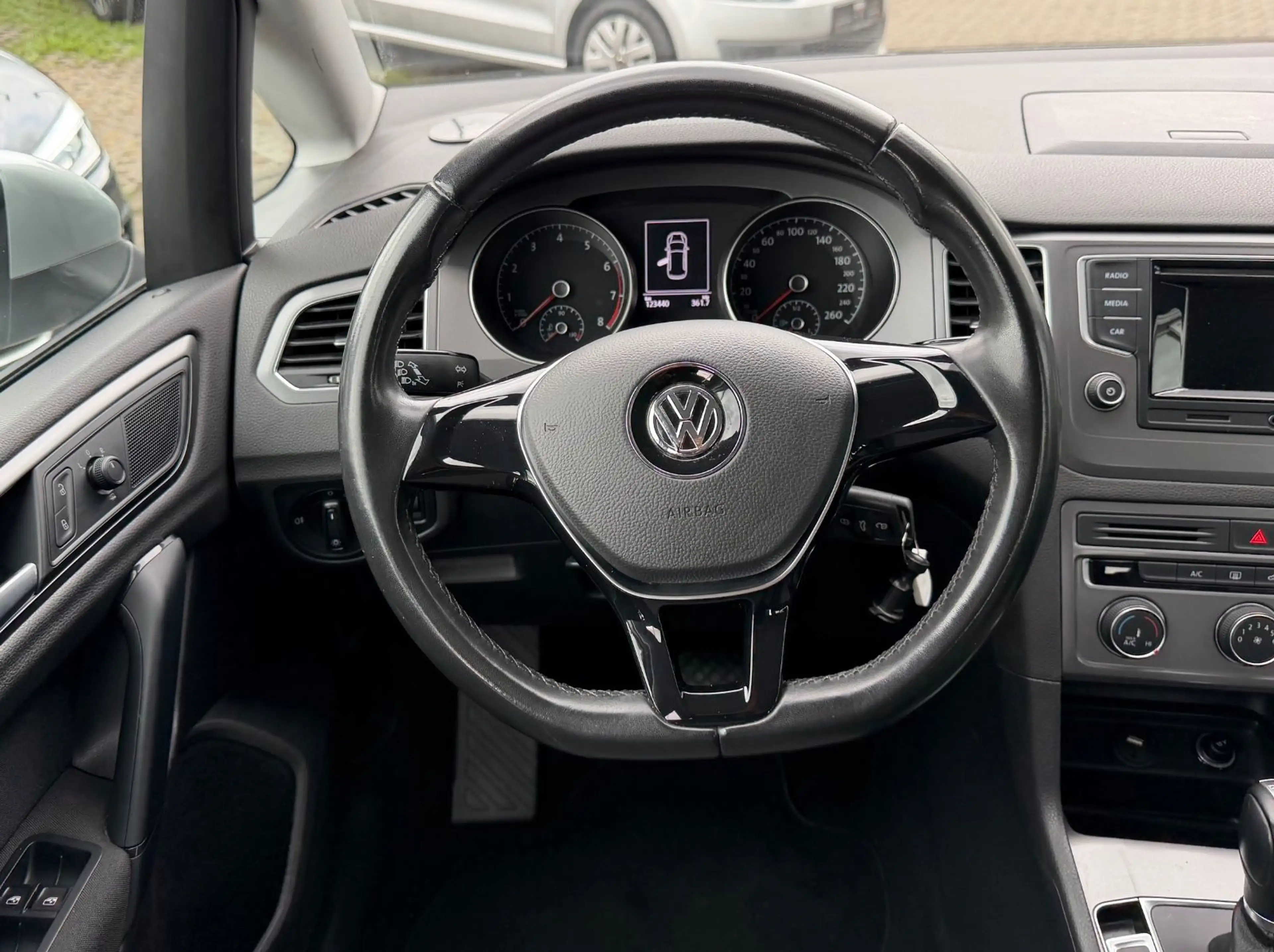 Volkswagen Golf Sportsvan Automatik — photo 12