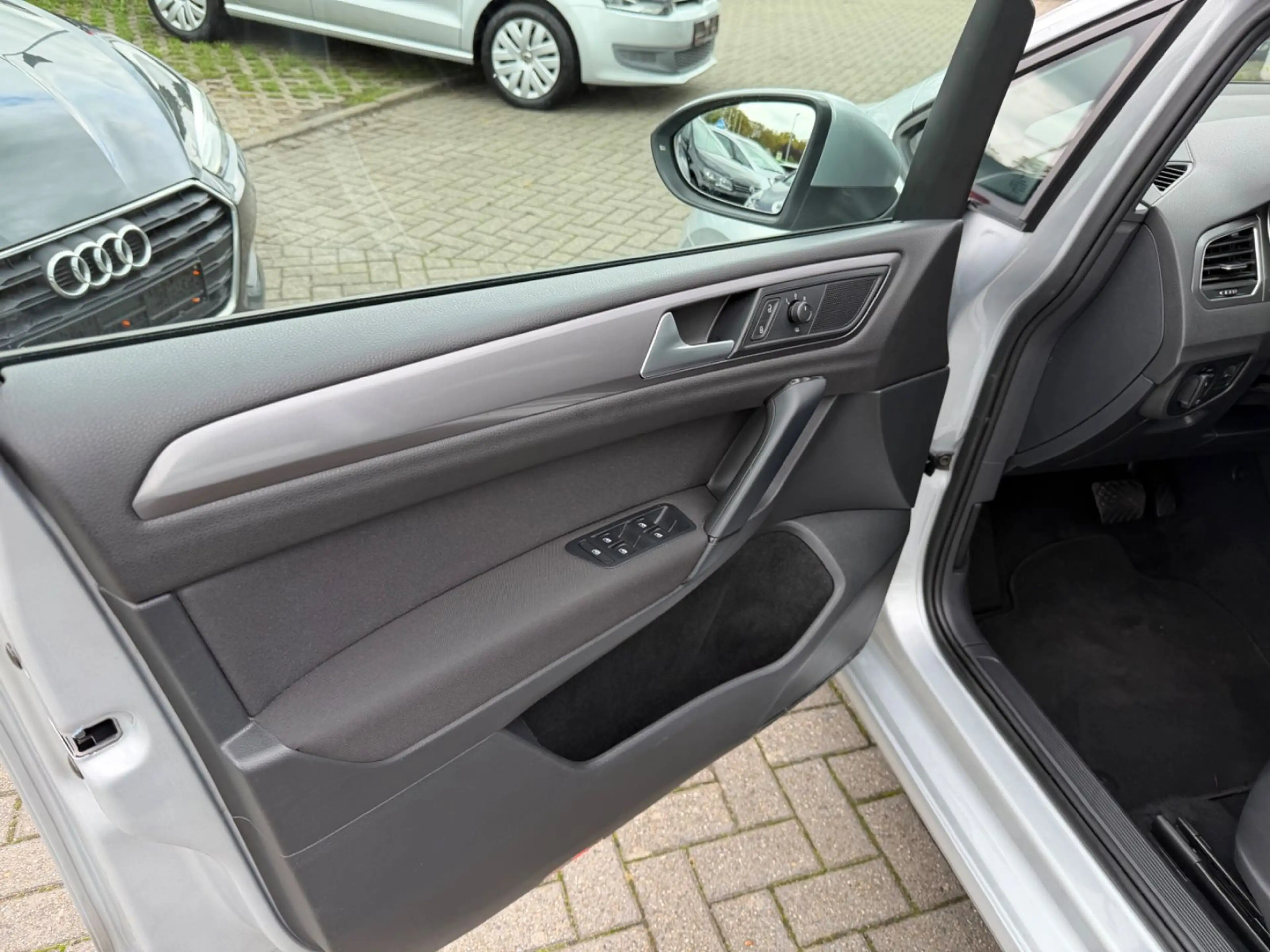 Volkswagen Golf Sportsvan Automatik — photo 6