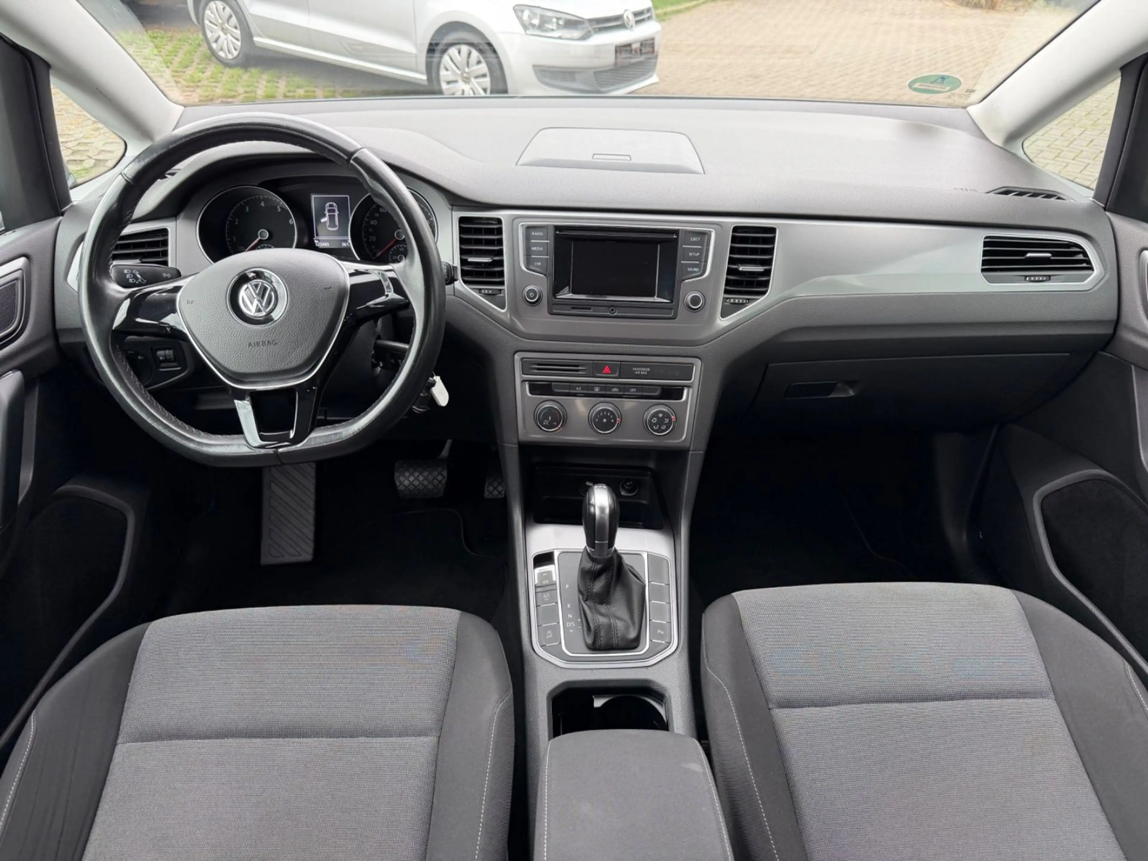 Volkswagen Golf Sportsvan Automatik — photo 8