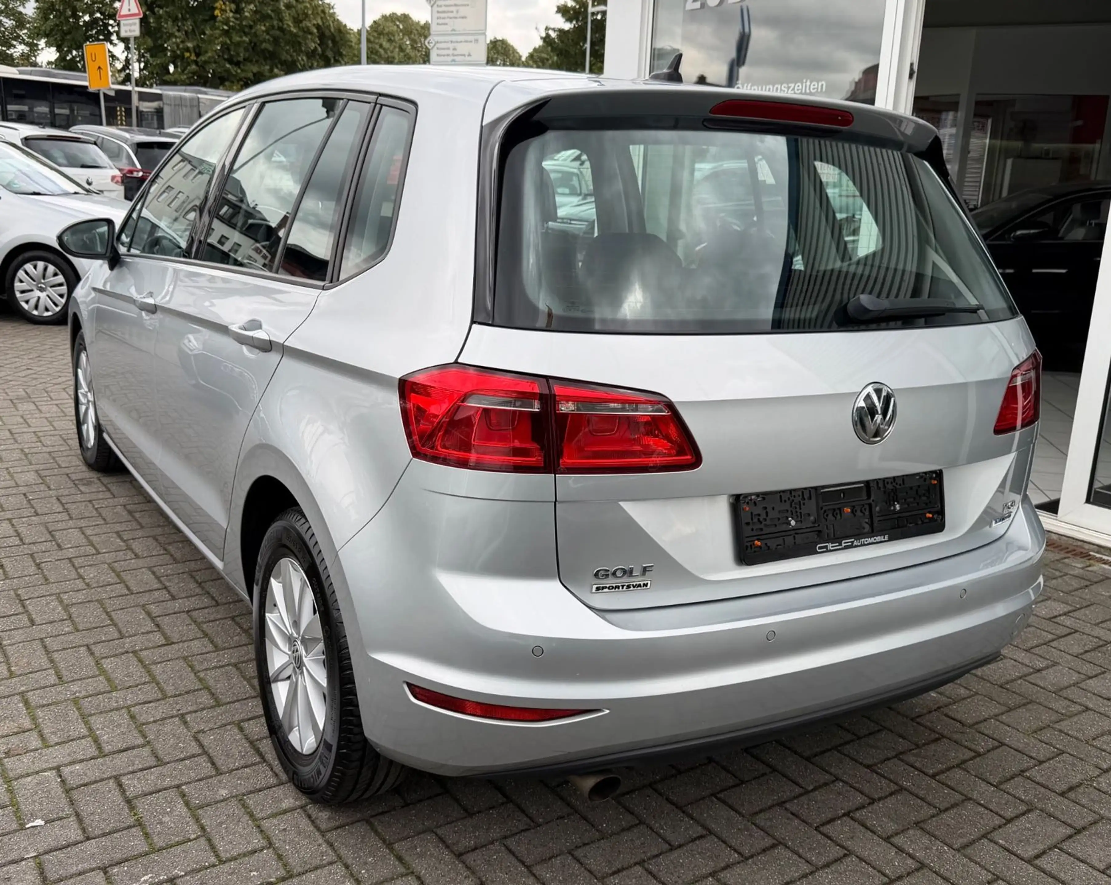 Volkswagen Golf Sportsvan Automatik — photo 4