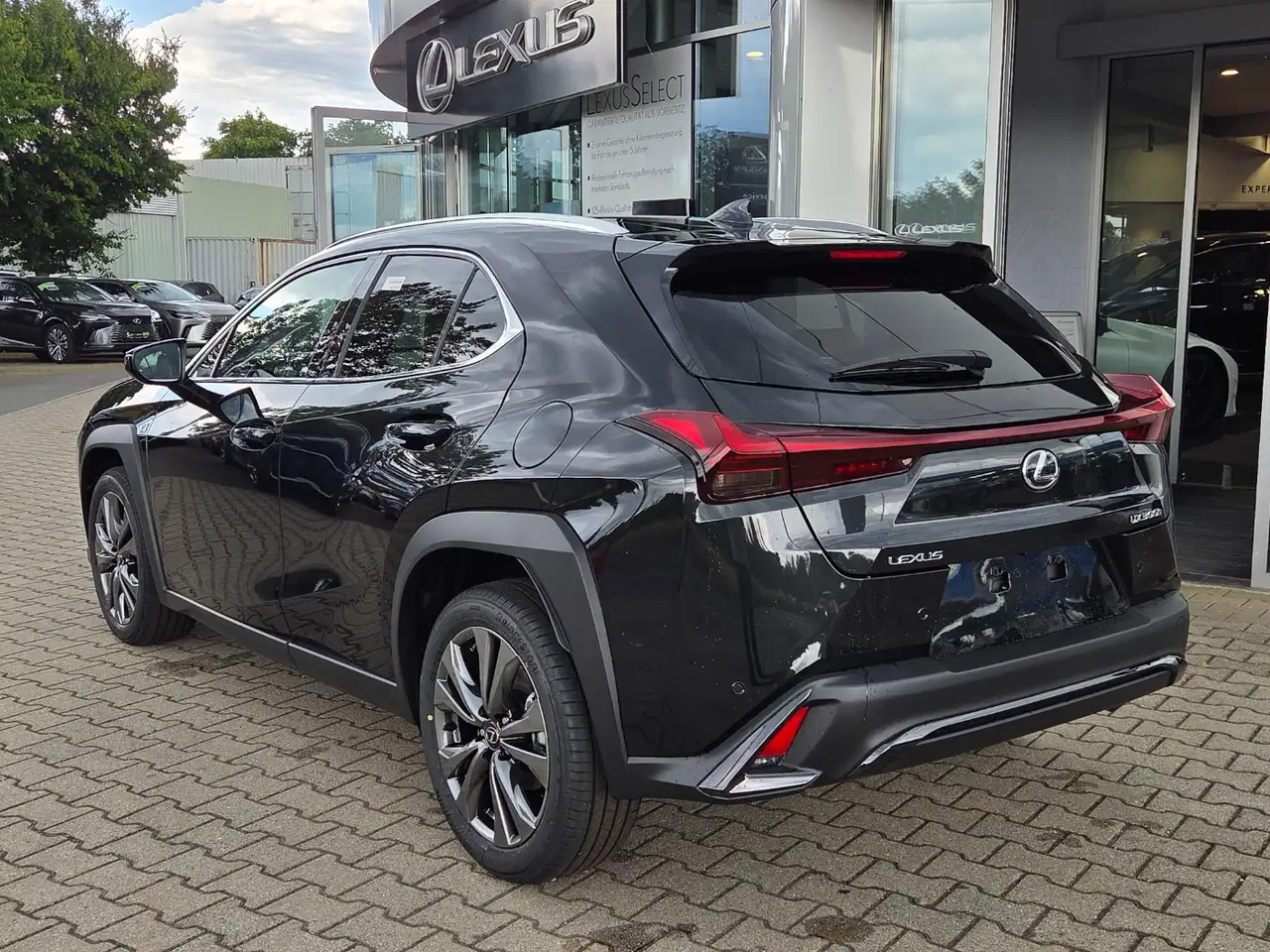Lexus UX 300h F Sport Design Kamera, SHZ, LED, Navi 3