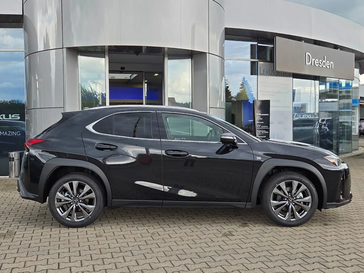 Lexus UX 300h F Sport Design Kamera, SHZ, LED, Navi Schwarz - 2