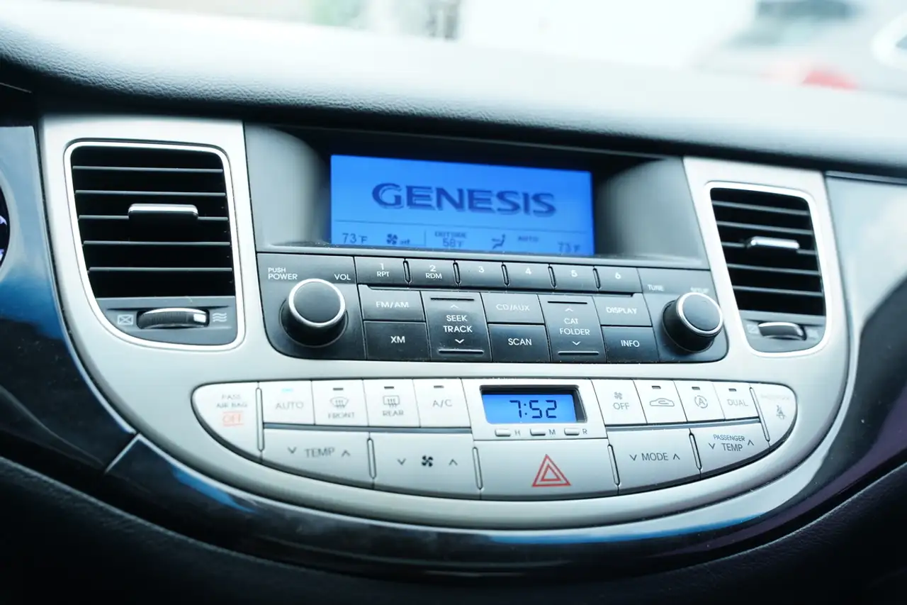 Hyundai Genesis photo Hyundai Genesis