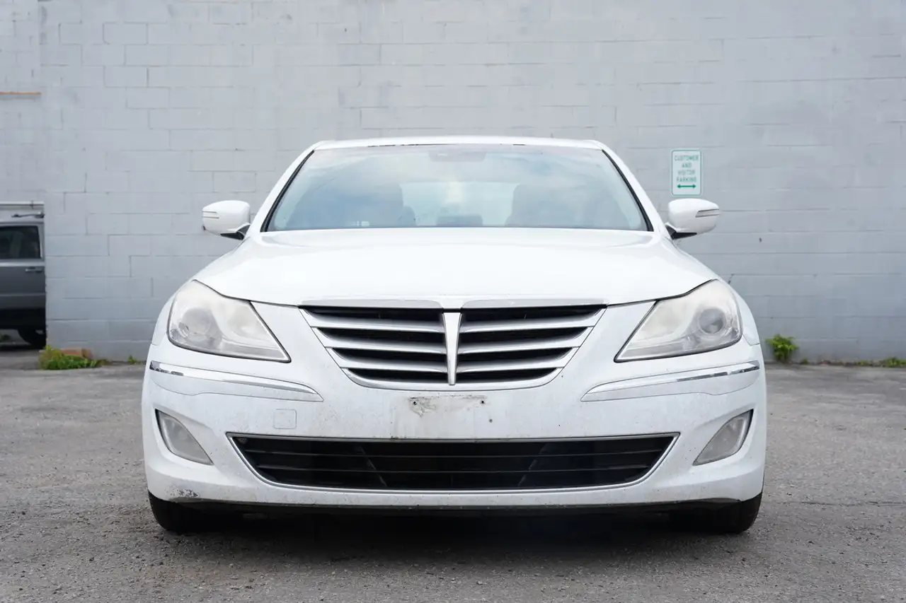 Hyundai Genesis photo Hyundai Genesis