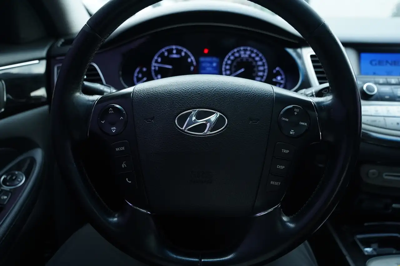 Hyundai Genesis photo Hyundai Genesis