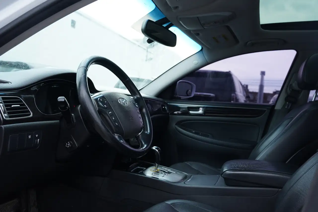 Hyundai Genesis photo Hyundai Genesis