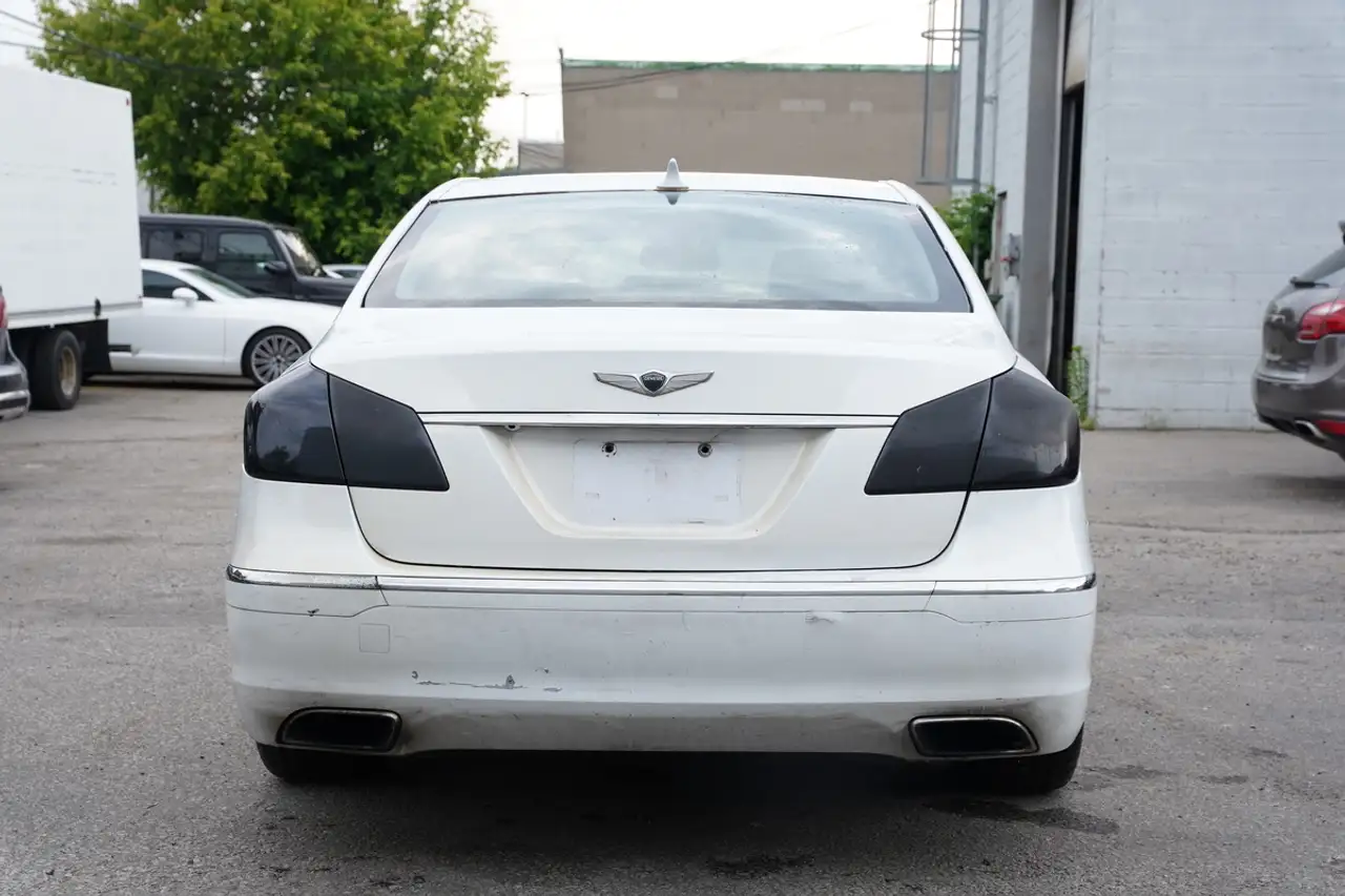 Hyundai Genesis photo Hyundai Genesis