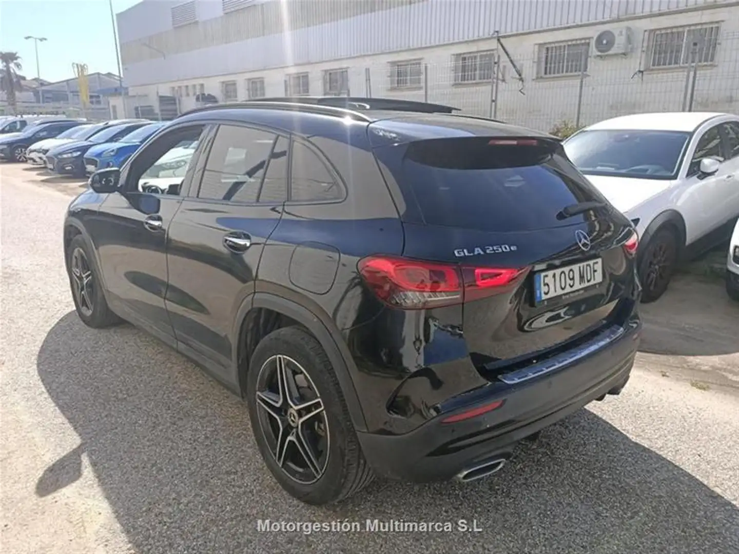 Mercedes-Benz GLA 250 e - 2