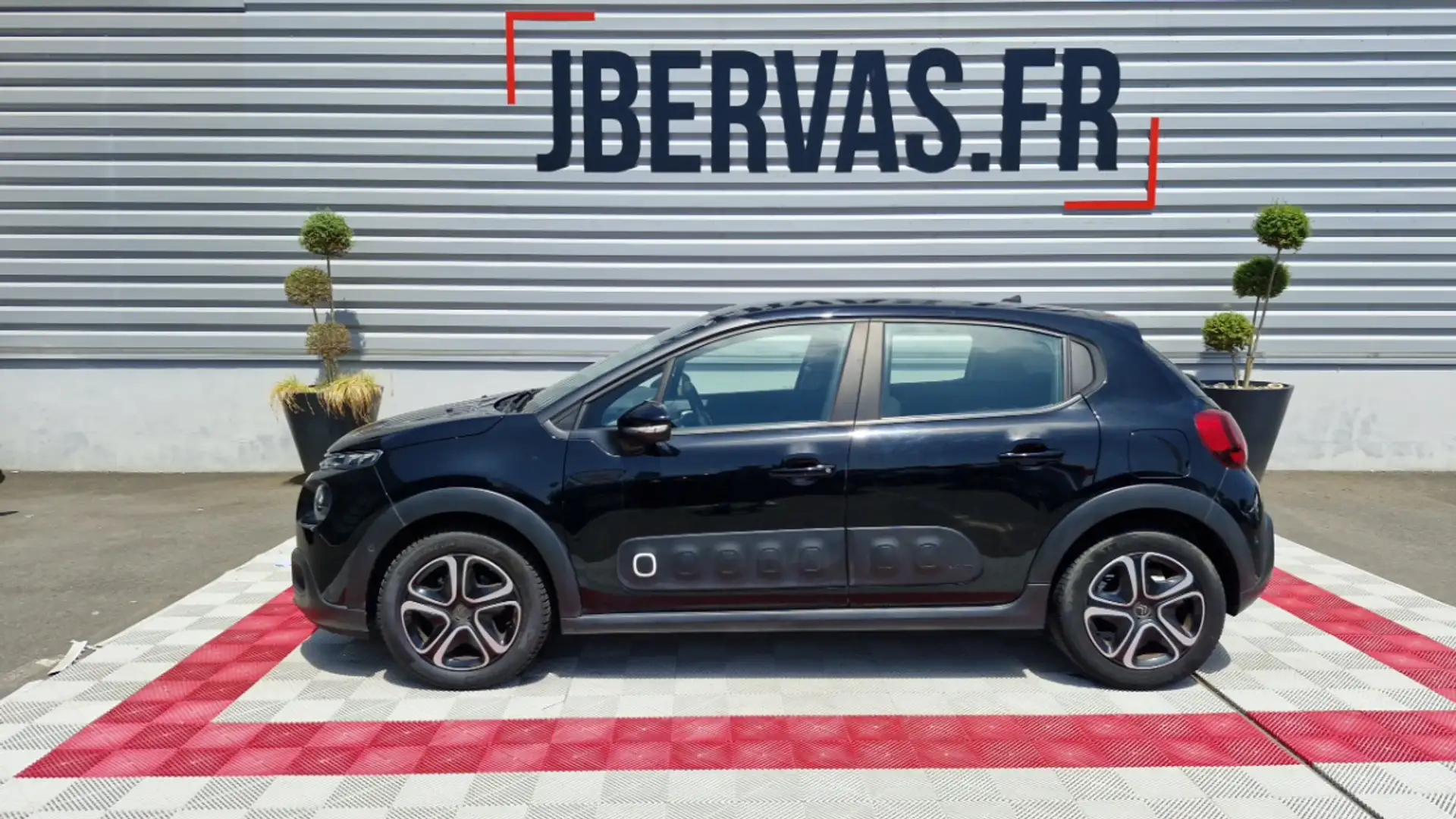 Citroen C3 SOCIETE puretech 110 ss eat6 shine Noir - 1