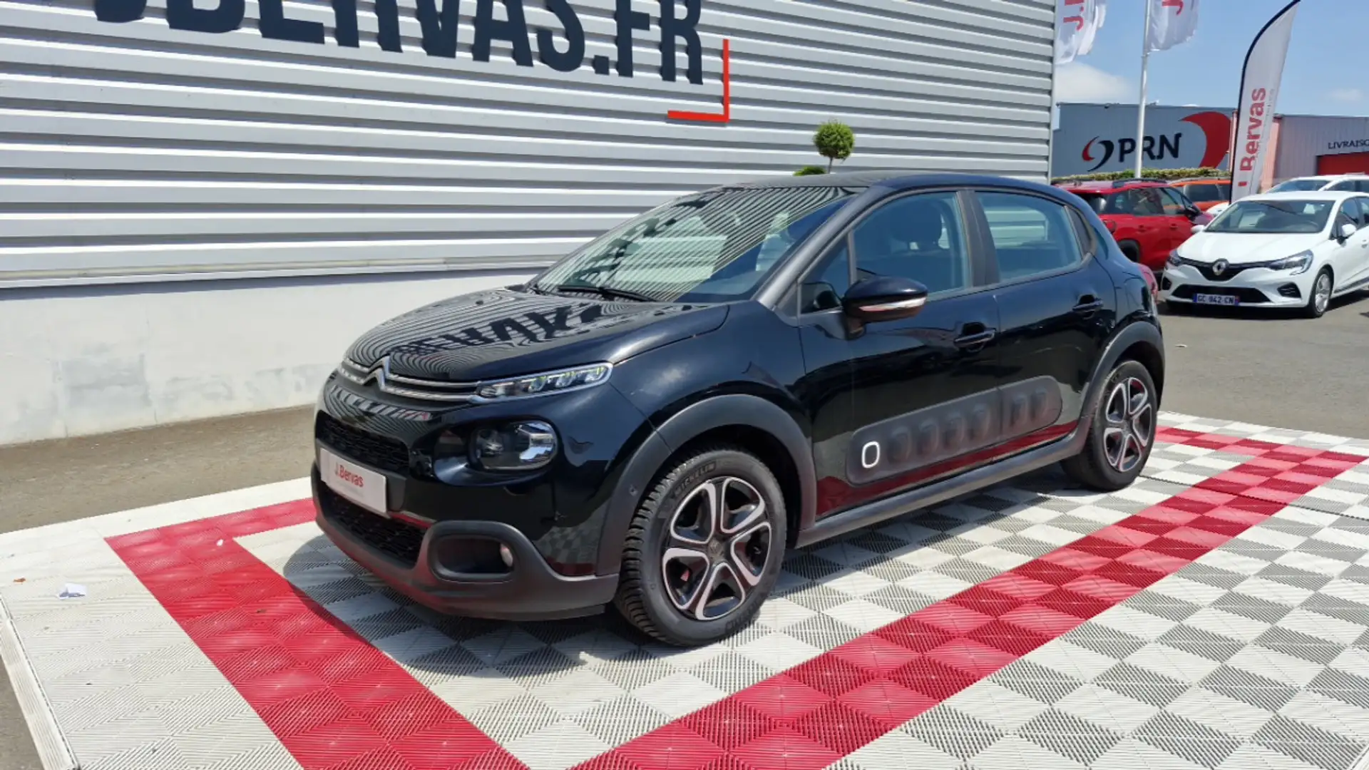 Citroen C3 SOCIETE puretech 110 ss eat6 shine Noir - 2