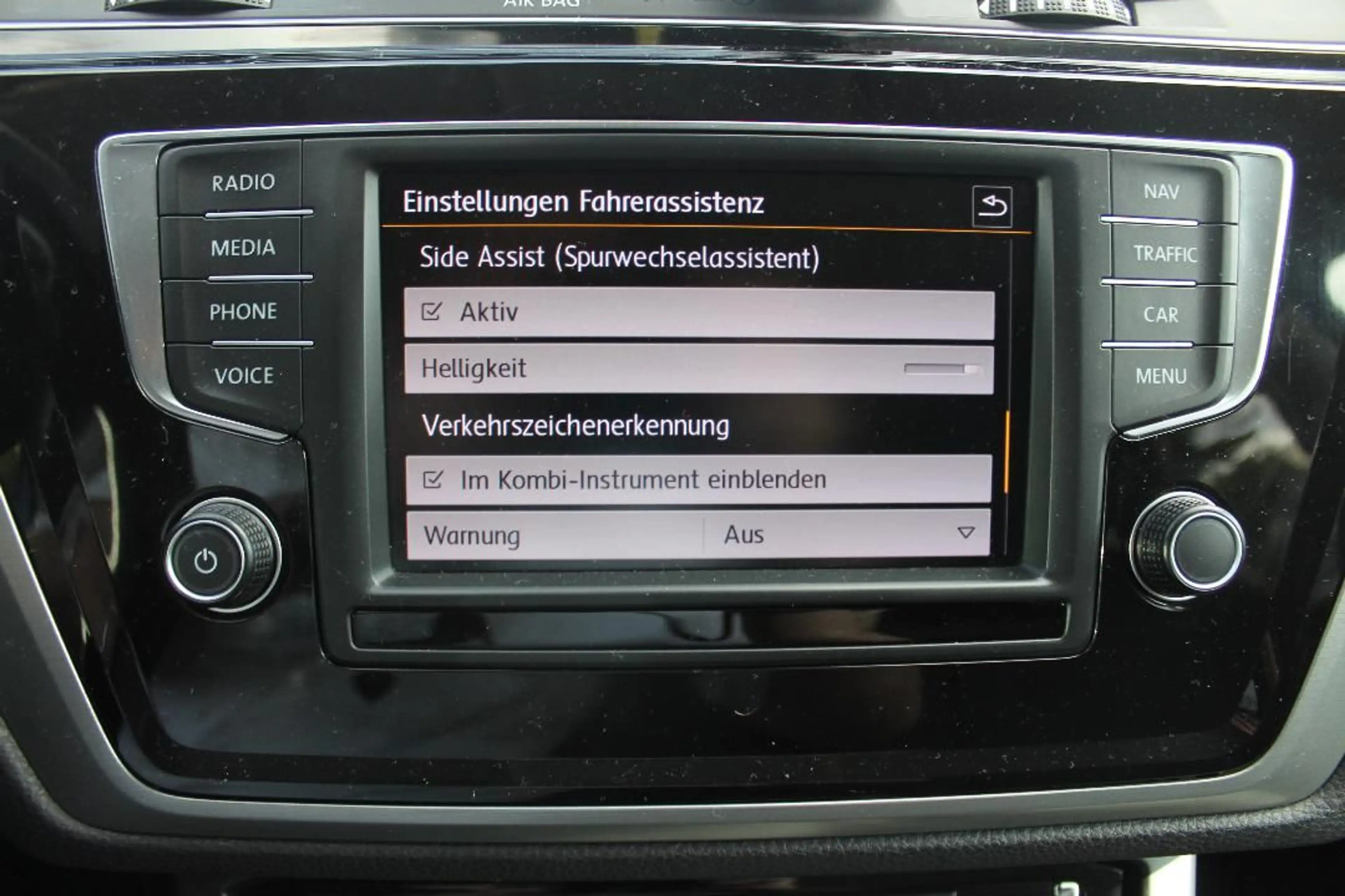 Volkswagen Touran Comfortline TDI LED ACC Rfk 4x SHZ WiRä — photo 11