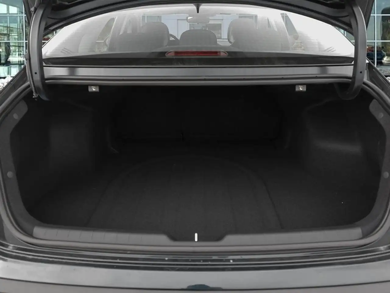 Kia K4 снимка Kia K4