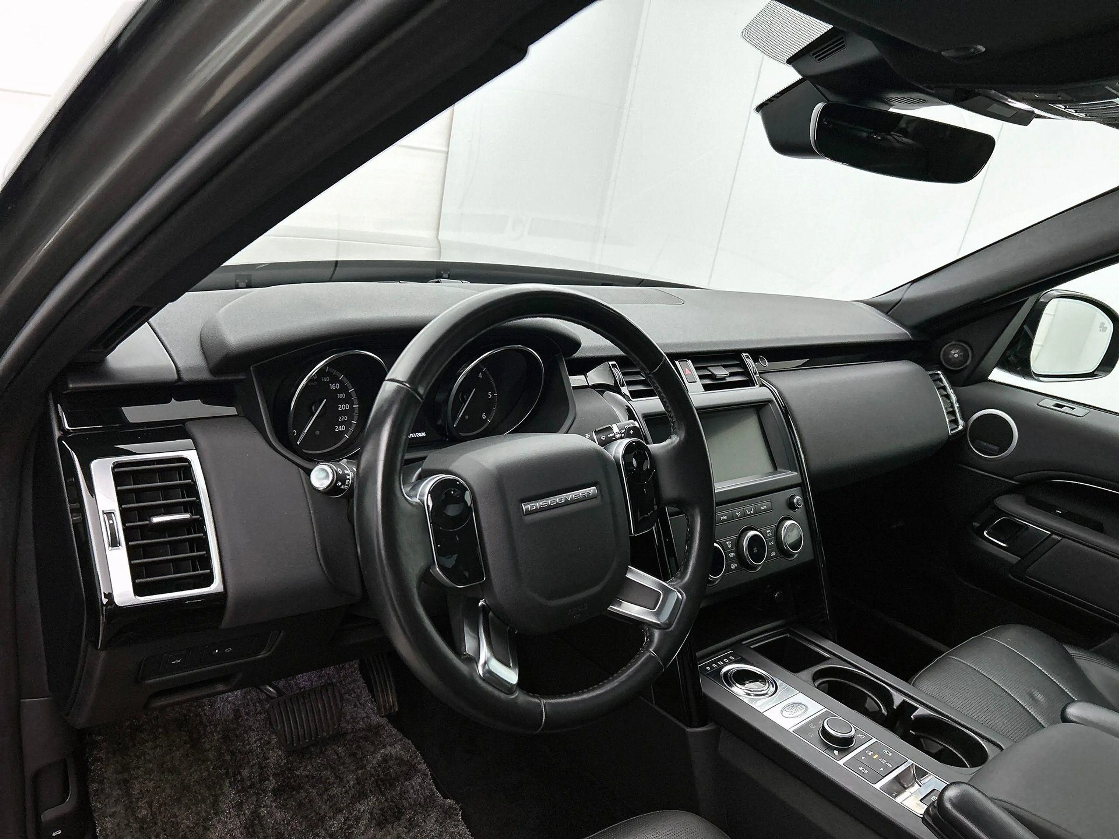 Land Rover Discovery 2.0 Sd4 S — photo 8