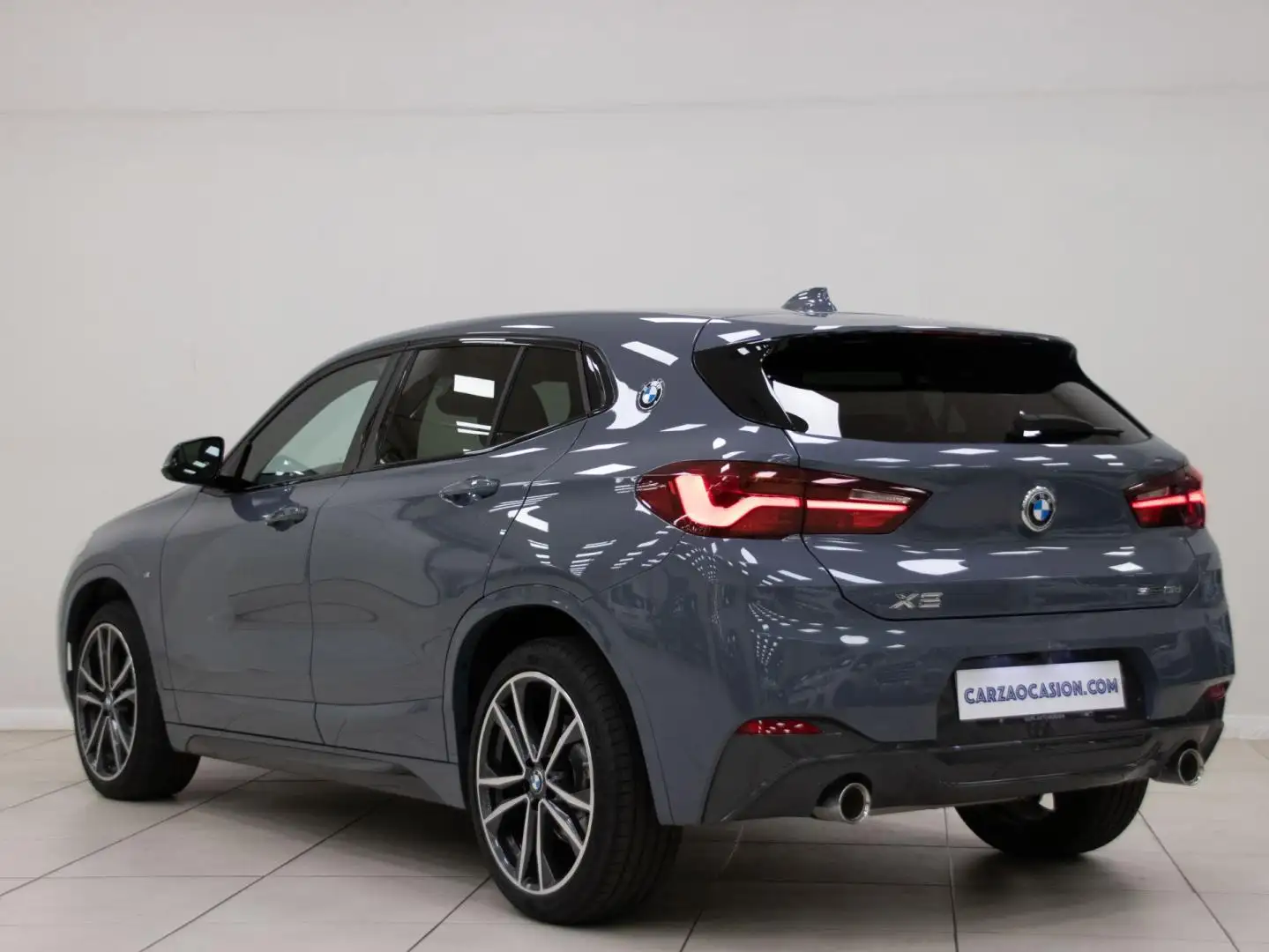 BMW X2 sDrive 18dA Gris - 2