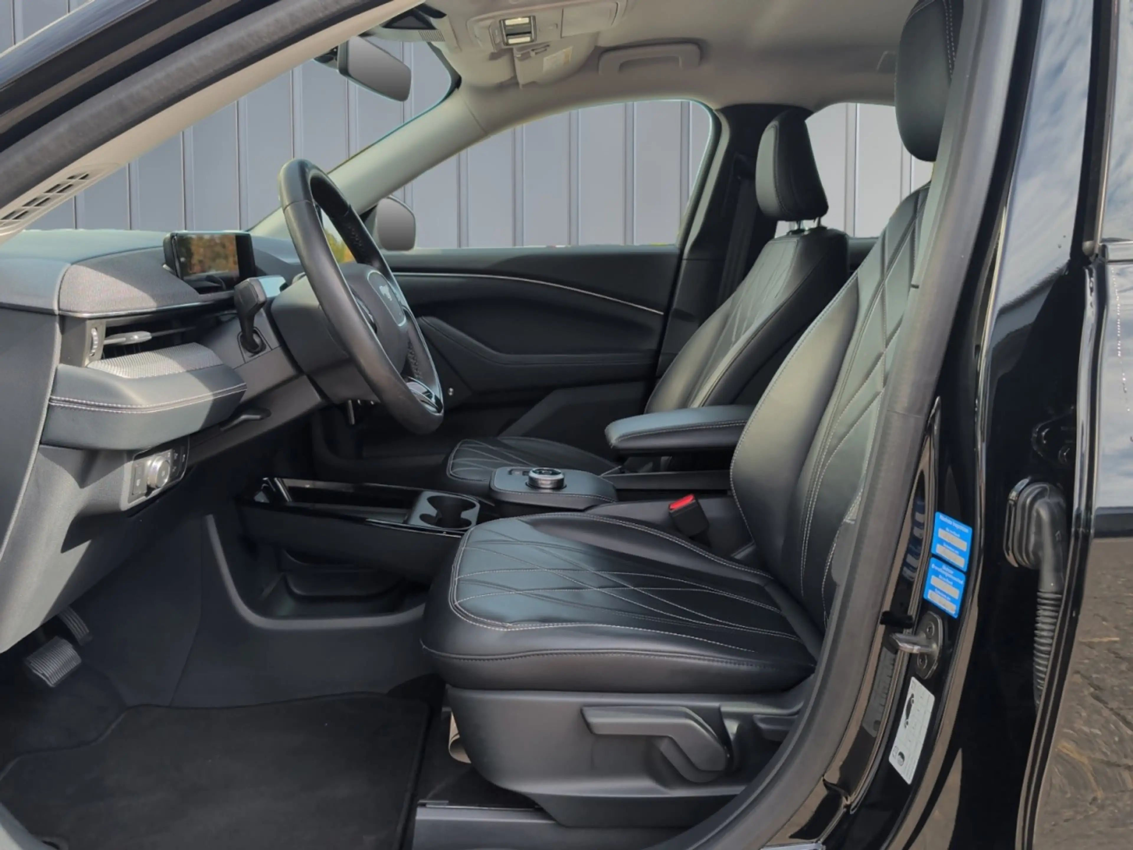 Ford Mustang Mach-E Ext. Range LED+Kamera+Park-Assist Klima Navi — photo 12