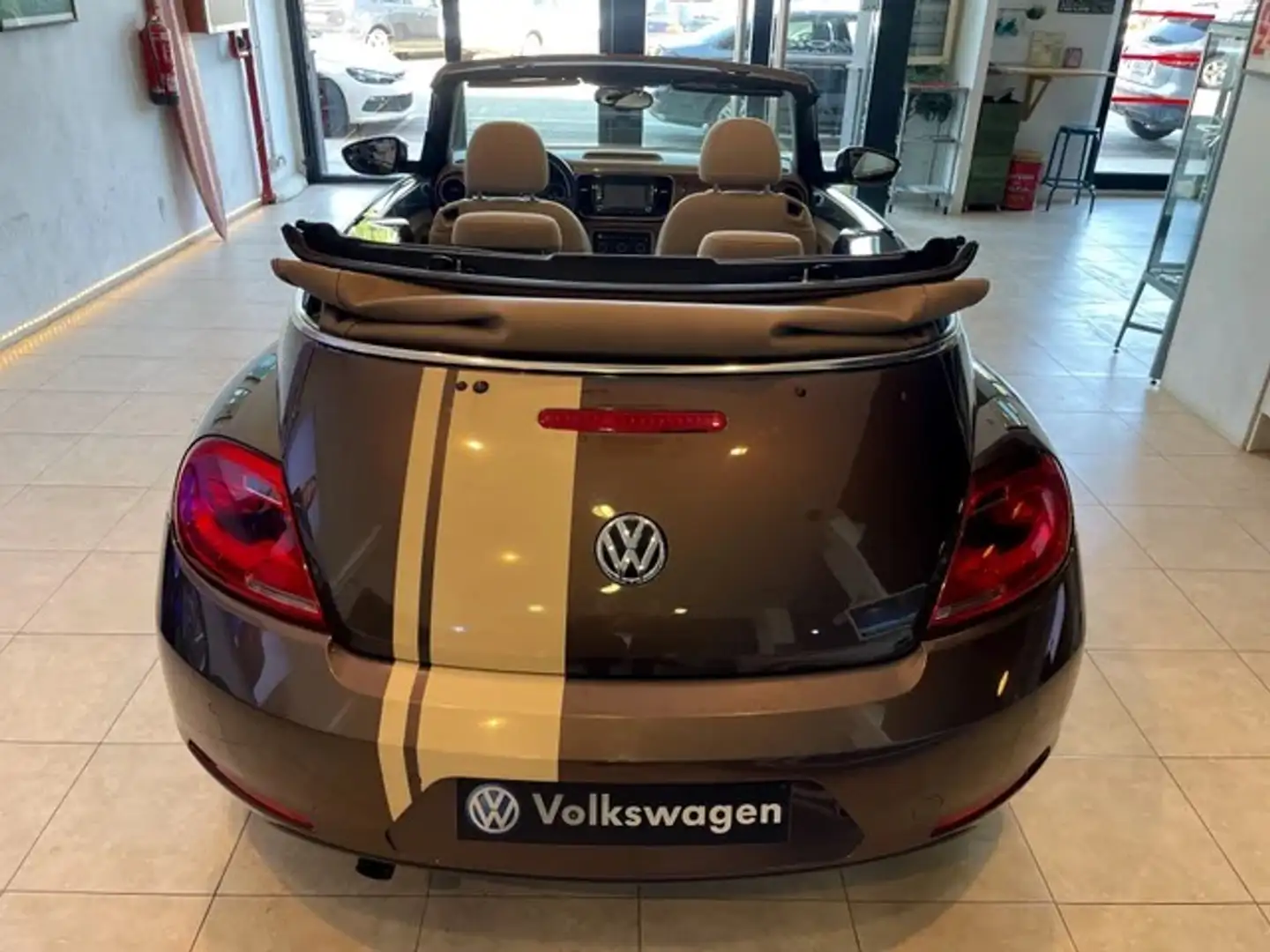 Volkswagen Beetle Cabrio 1.2 TSI Design 105 Braun - 2