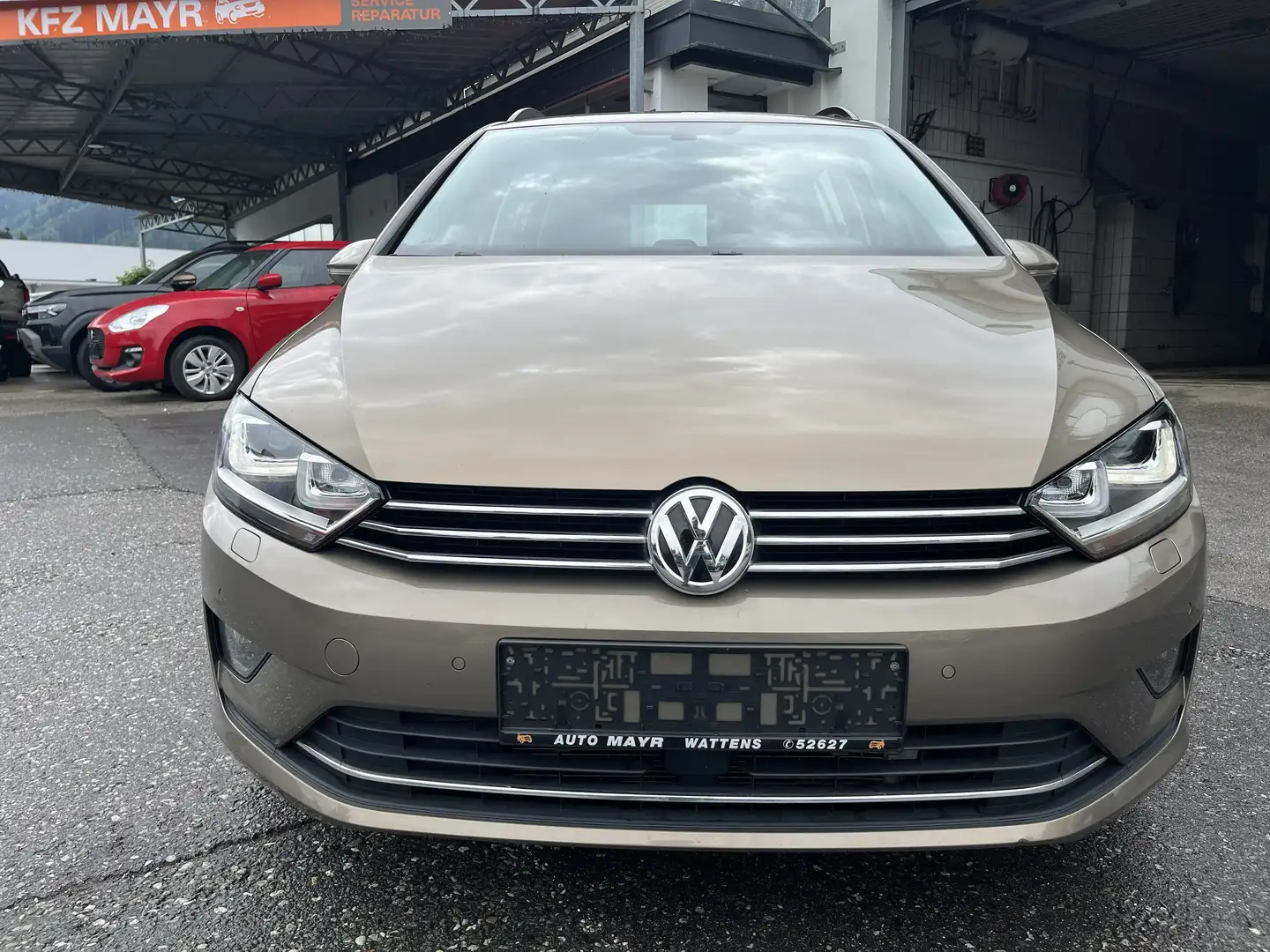 Volkswagen Golf Sportsvan Highline 1,6 TDI DSG Gold - 2