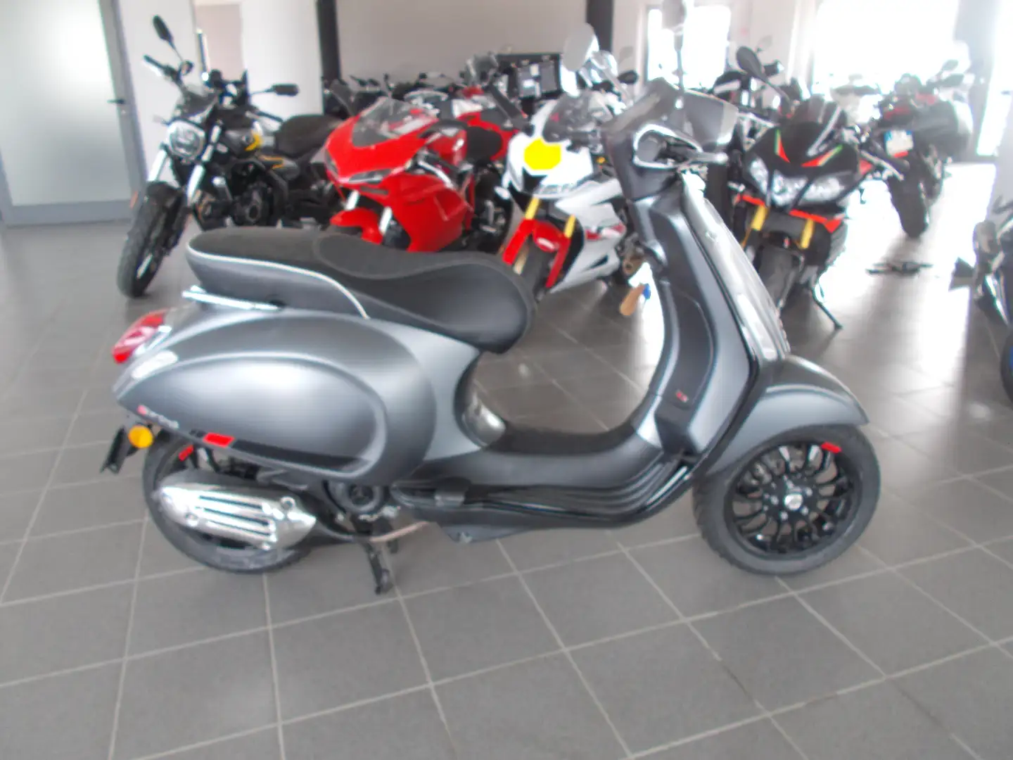 Vespa Sprint S 50 Grau - 2