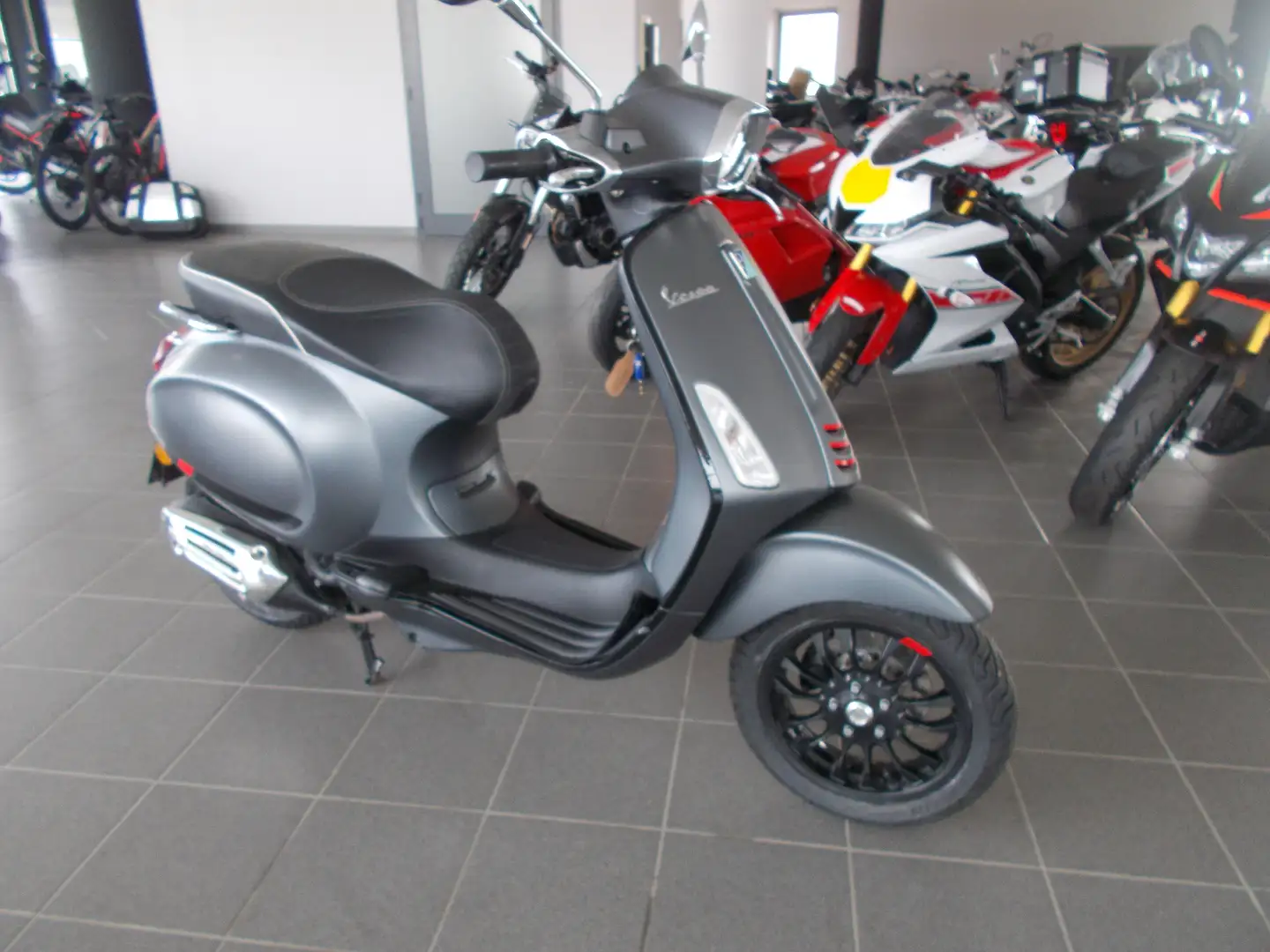 Vespa Sprint S 50 Grau - 1