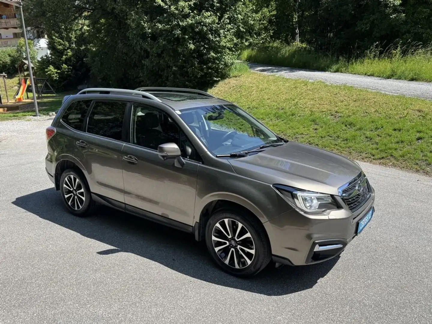 Subaru Forester 2,0i Premium Vollausstattung Grau - 1