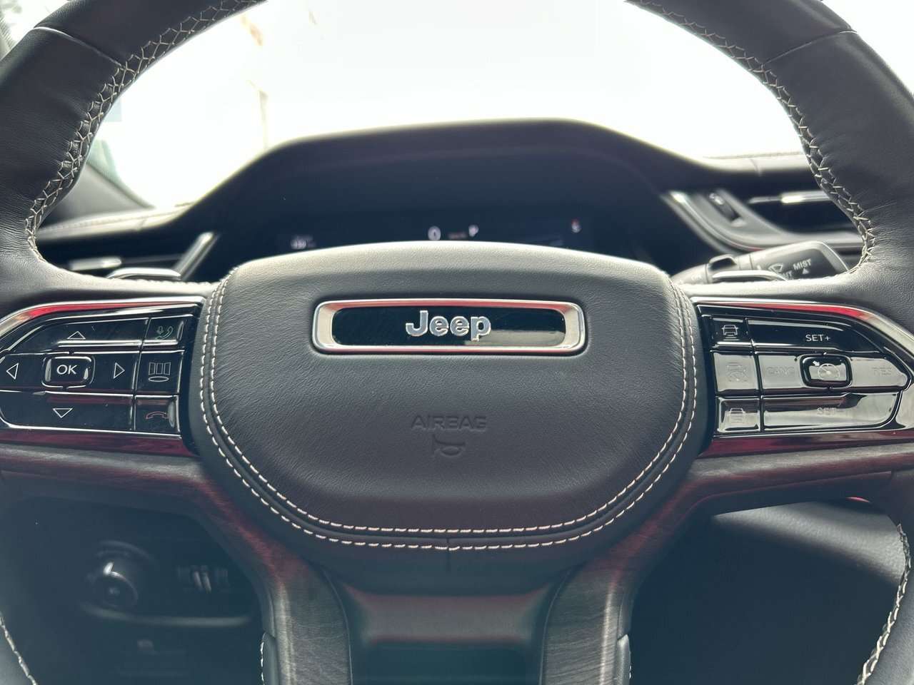 used 2021 Jeep Grand Cherokee car, priced at $37,401