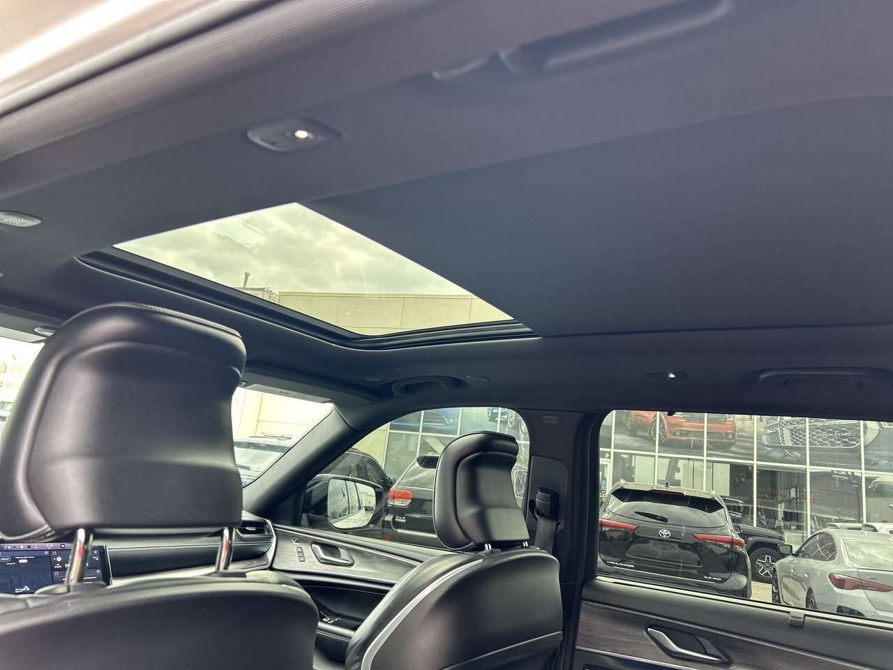 used 2021 Jeep Grand Cherokee car, priced at $37,401