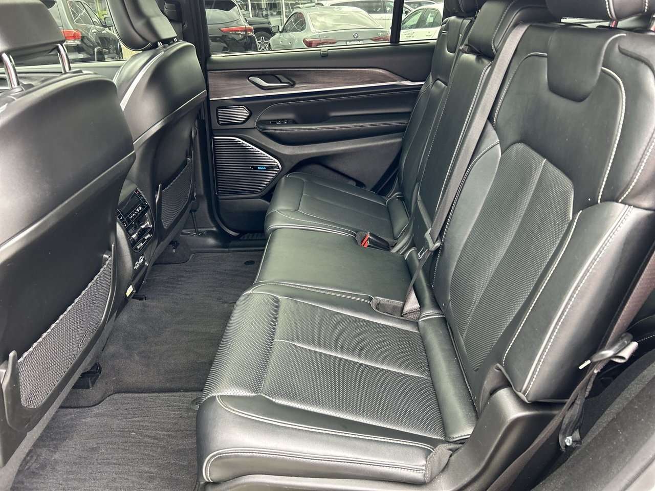 used 2021 Jeep Grand Cherokee car, priced at $37,401