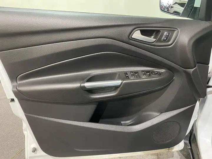 Ford Kuga 1.5 EcoB. 120 Trend S&S 4x2 2019, foto 19